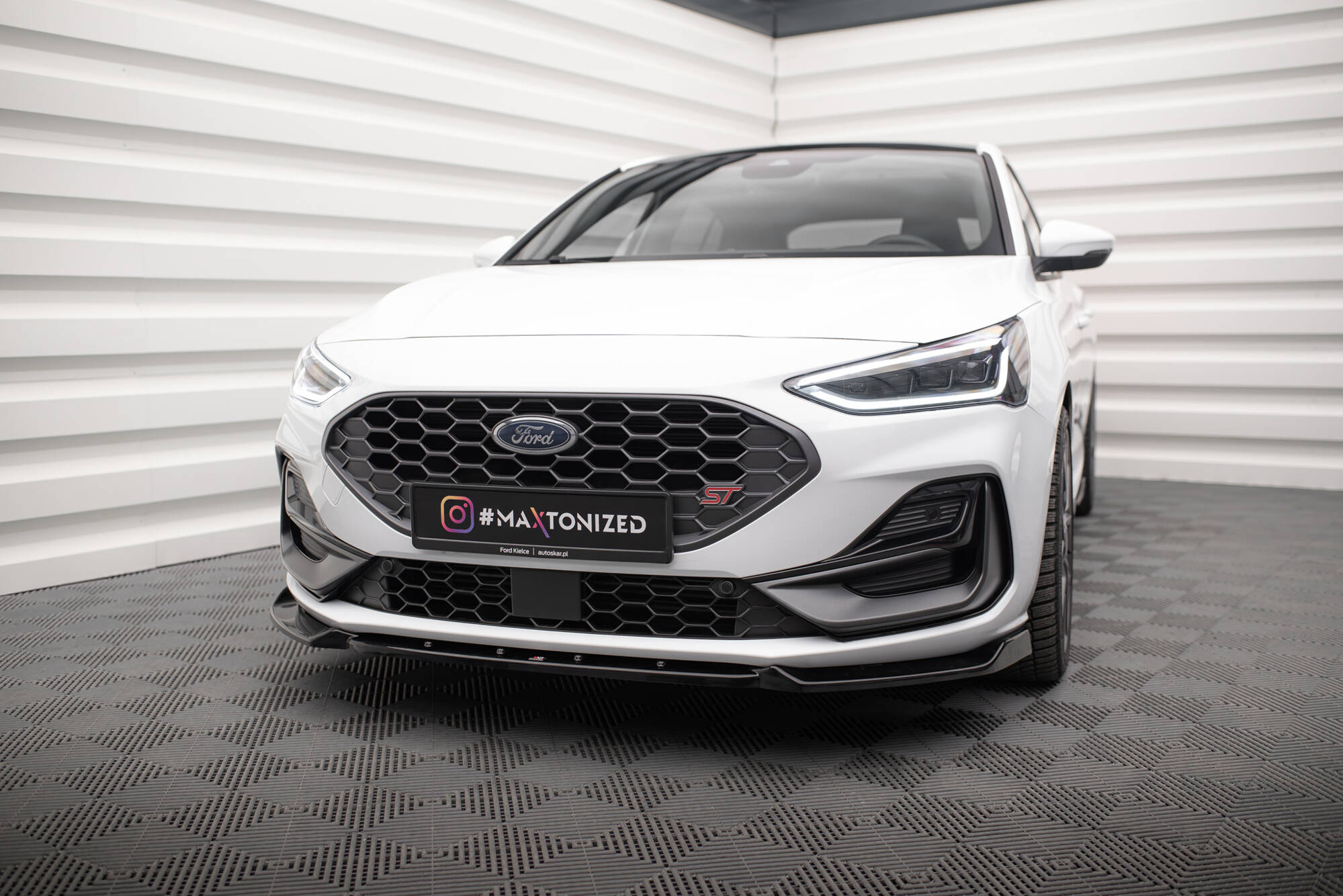 Maxton Design Street+ Spoilerlippe Front Ansatz V.7 passend für Ford Focus ST / ST-Line Mk4 Facelift schwarz Hochglanz
