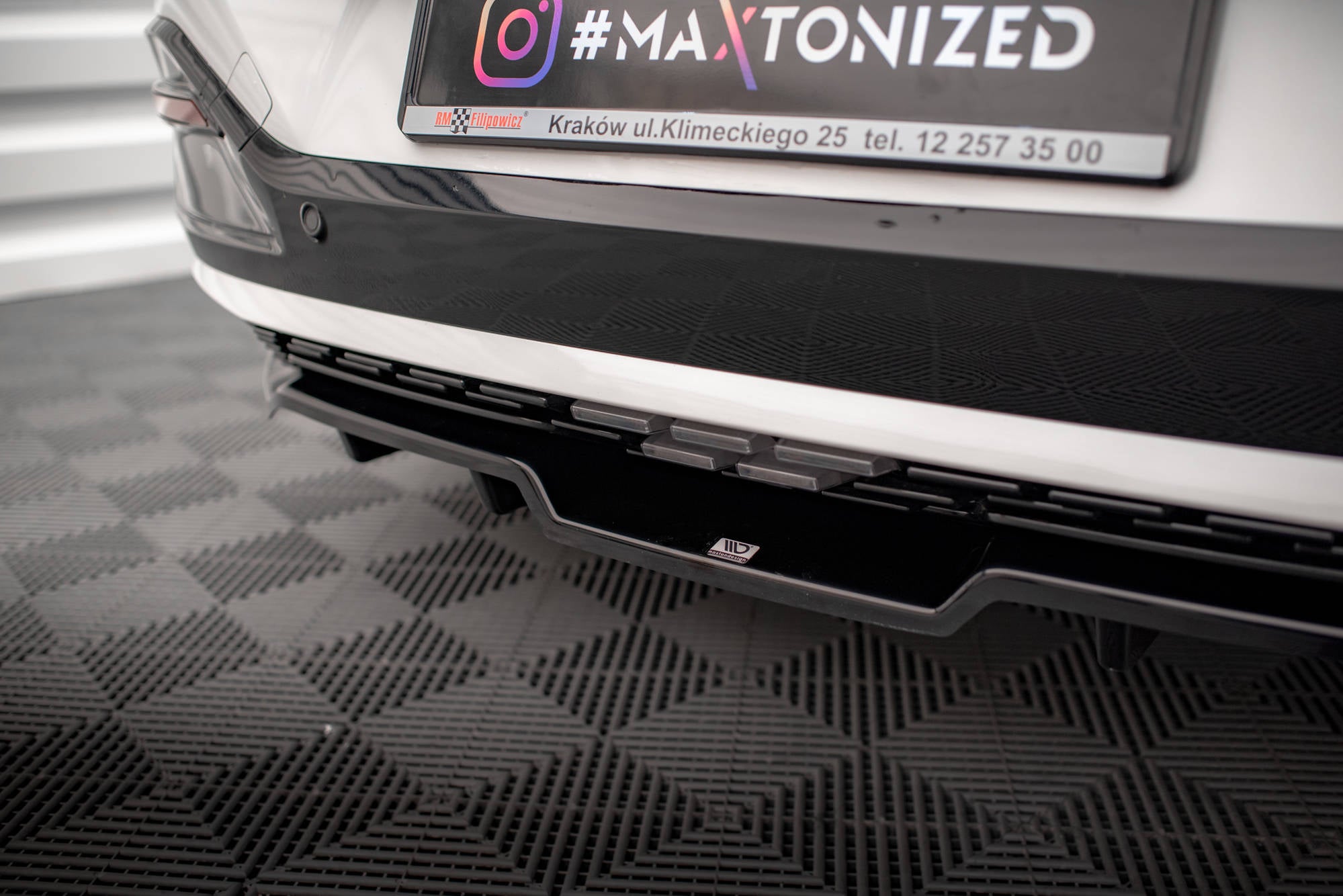 Maxton Design Street+ Mittlerer Diffusor RACE passend für Kia EV6 GT-Line Mk1 schwarz Hochglanz