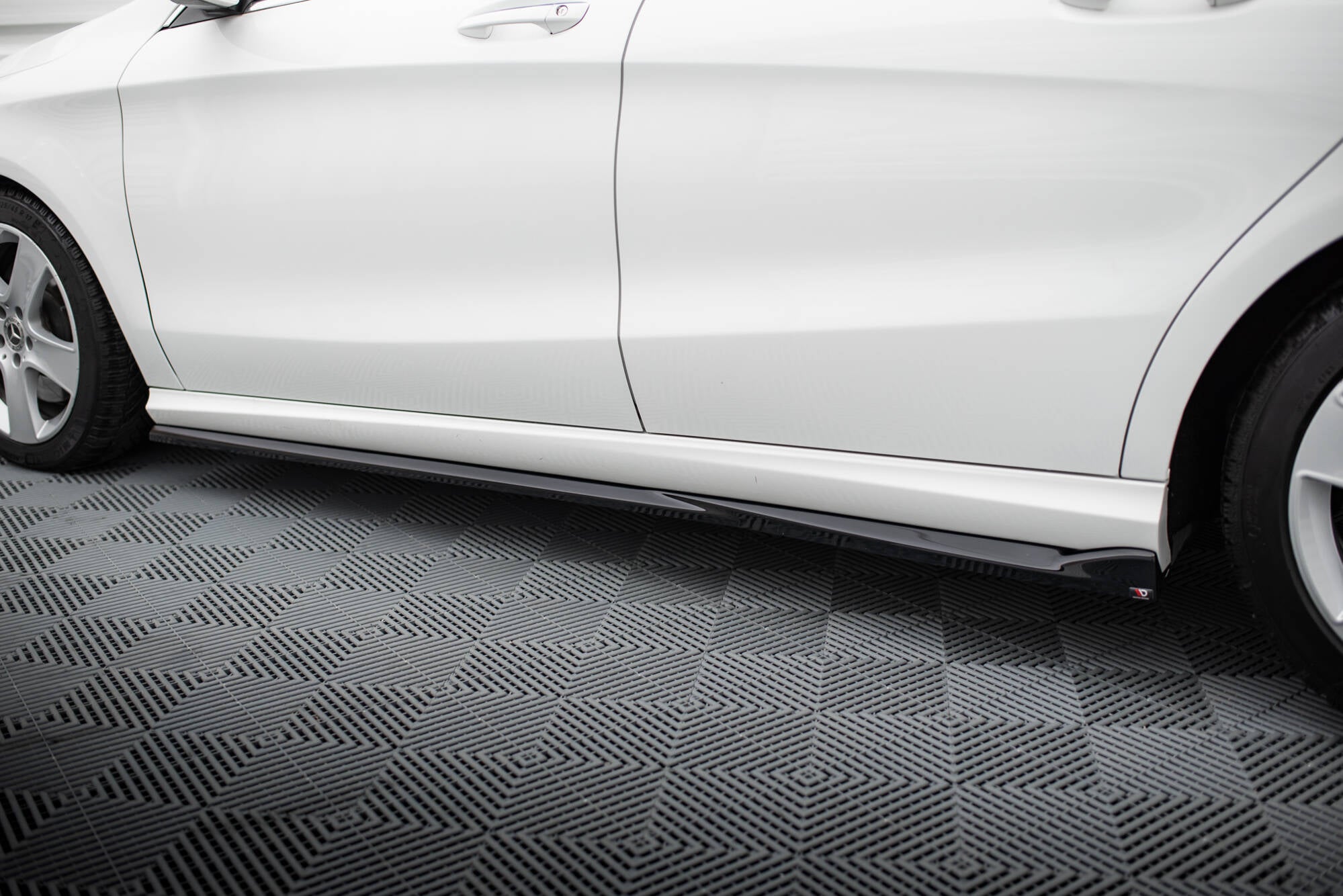 Maxton Design Street+ Seitenschweller Leisten passend für Mercedes-Benz CLA C117 Facelift schwarz Hochglanz
