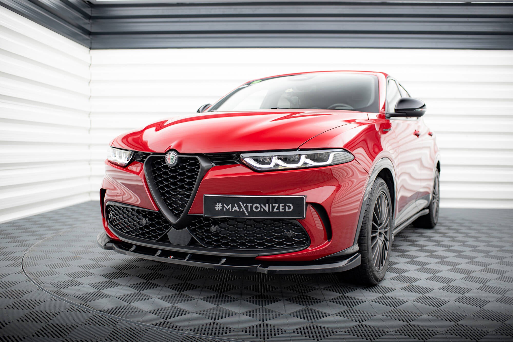 Maxton Design Street+ Spoilerlippe Front Ansatz V.2 passend für Alfa Romeo Tonale Mk1 schwarz Hochglanz