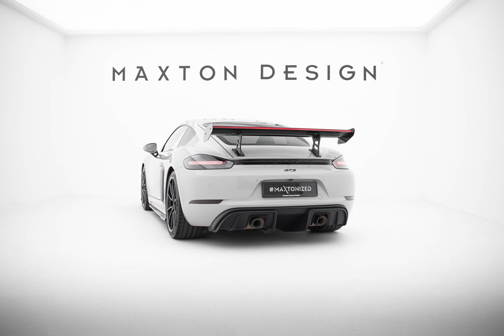 Maxton Design Carbon Spoiler With Internal Brackets Uprights V.1 + LED Porsche 718 Cayman 982c für Porsche Cayman 982c