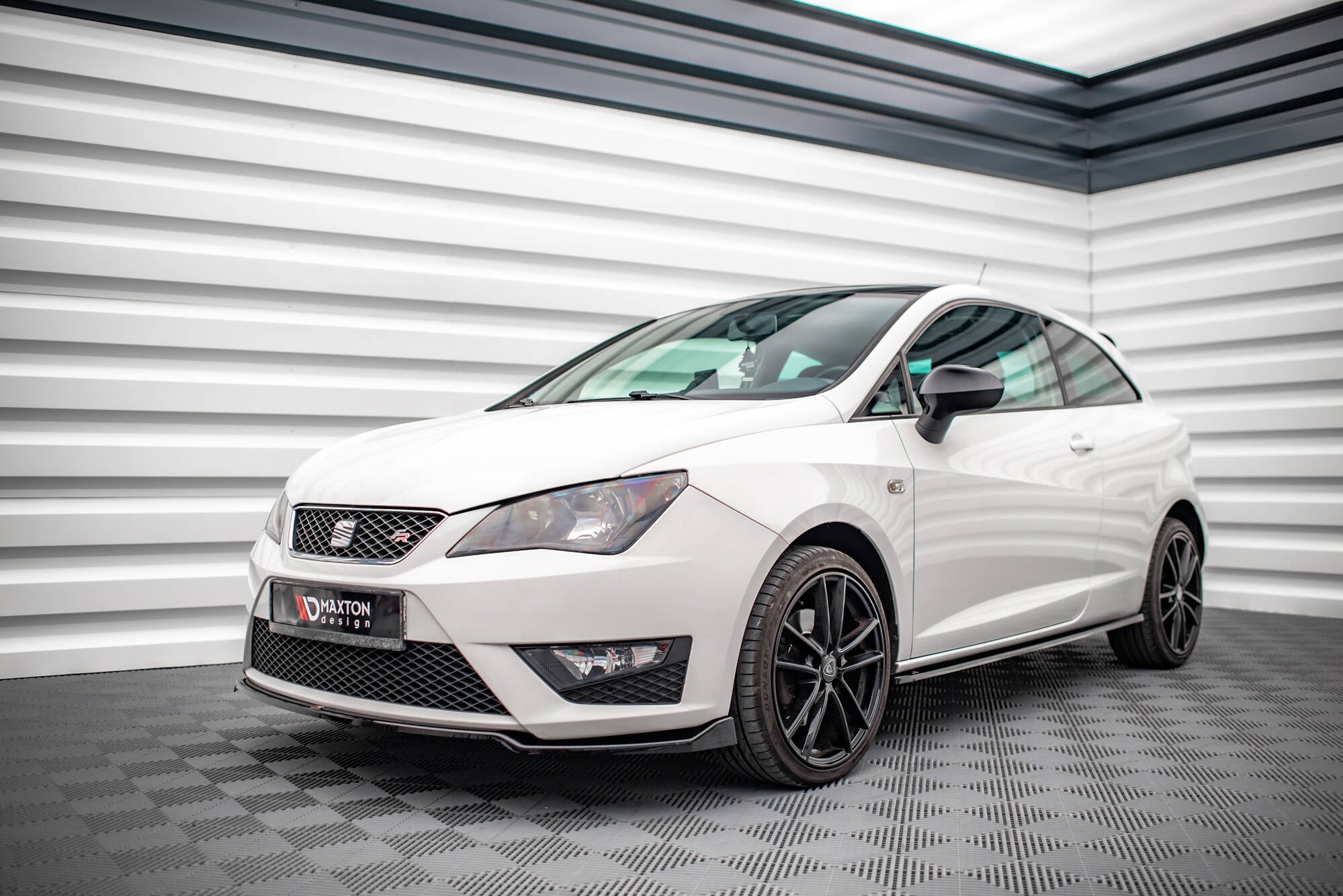 Maxton Design Street+ Spoilerlippe Front Ansatz V.1 passend für Seat Ibiza FR SC Mk4 Facelift schwarz Hochglanz
