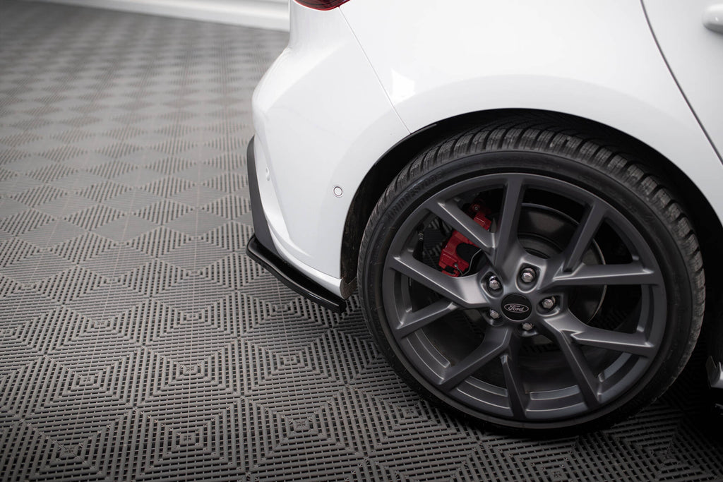 Maxton Design Heck Ansatz Flaps Diffusor V.1 passend für Ford Focus ST Mk4 schwarz Hochglanz