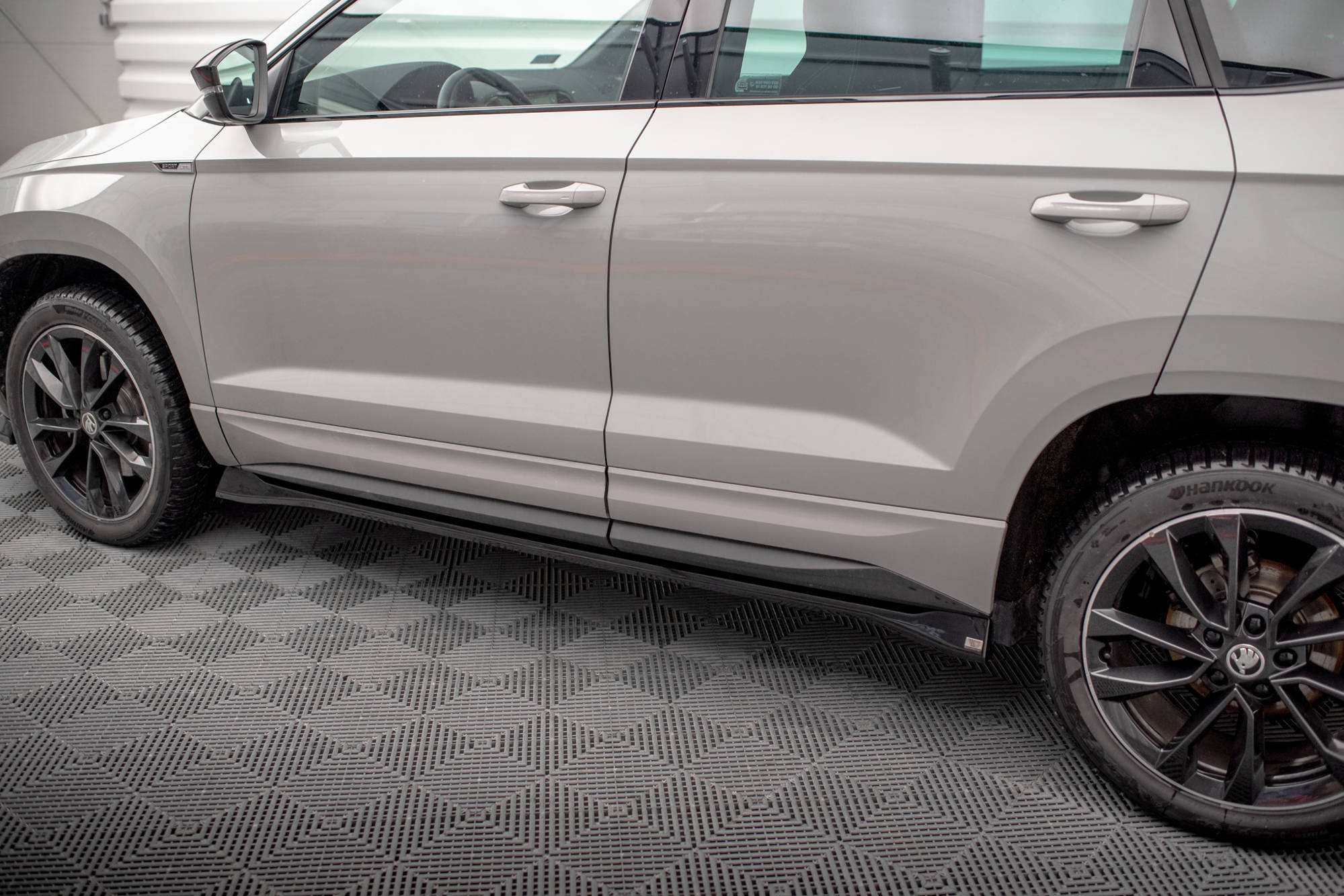 Maxton Design Street+ Seitenschweller Leisten passend für Skoda Karoq Sportline Mk1 schwarz Hochglanz