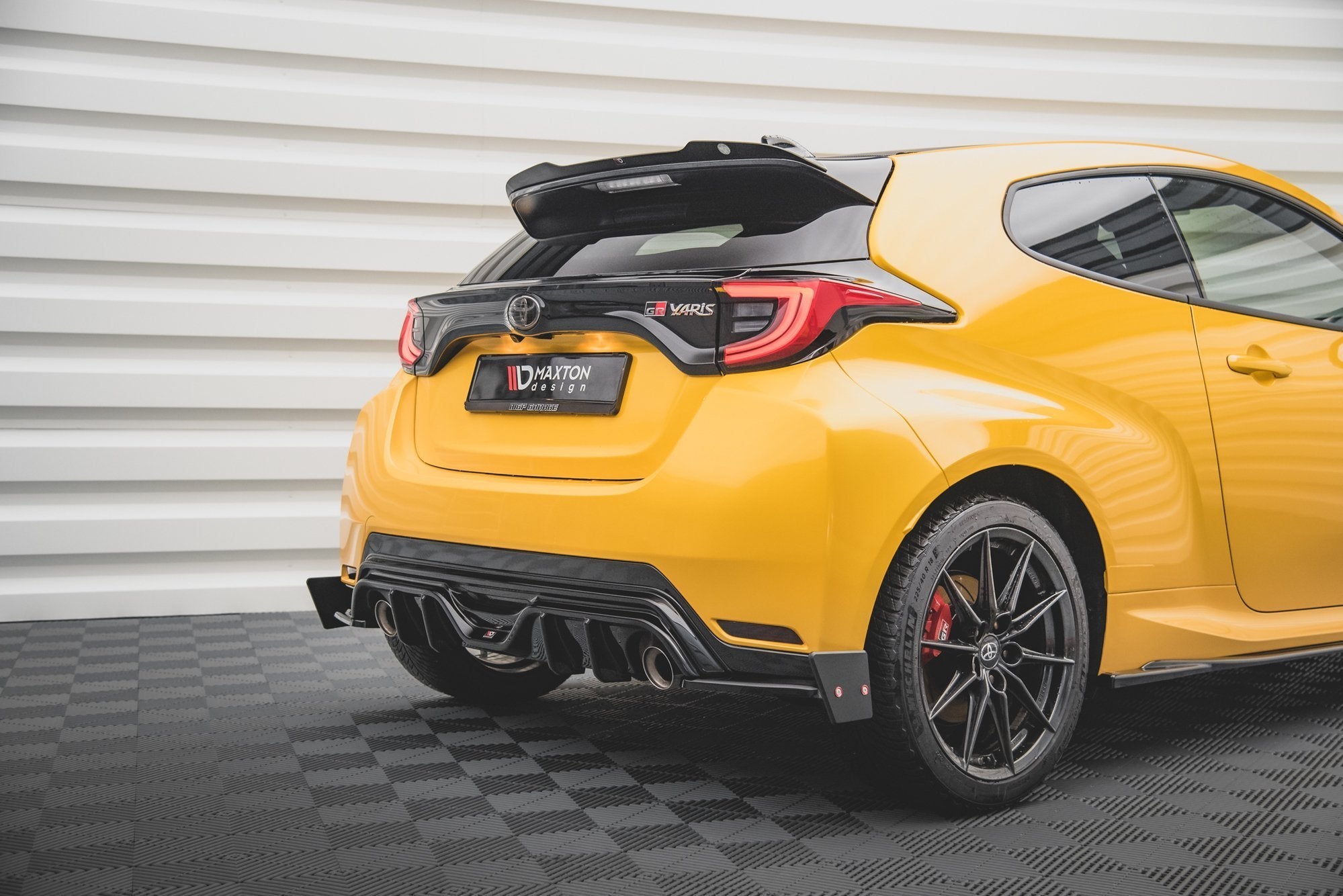Maxton Design Heck Ansatz Flaps Diffusor +Flaps für V.4 Toyota GR Yaris Mk4