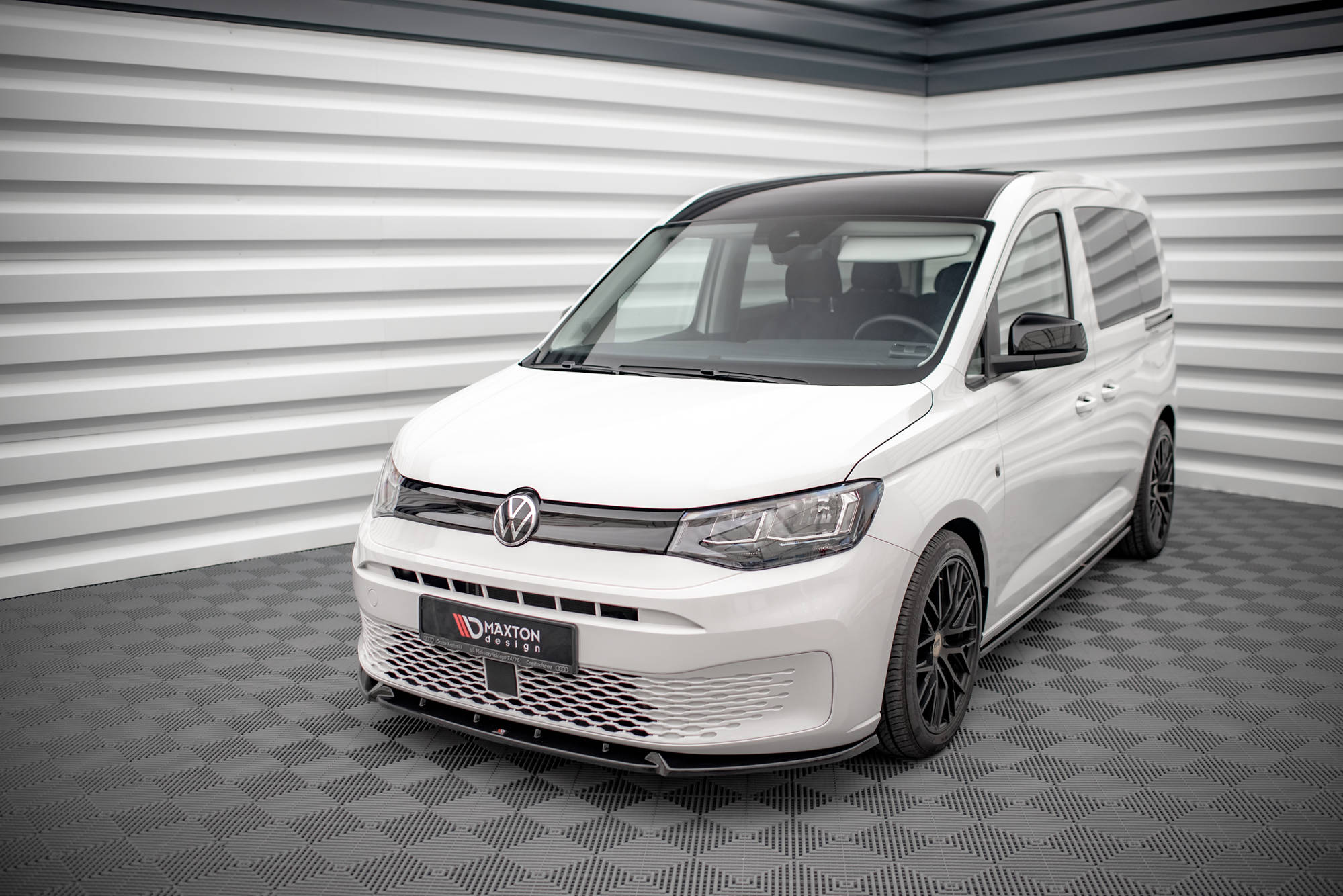 Maxton Design Street+ Spoilerlippe Front Ansatz V.2 passend für VW Caddy Mk5 schwarz Hochglanz