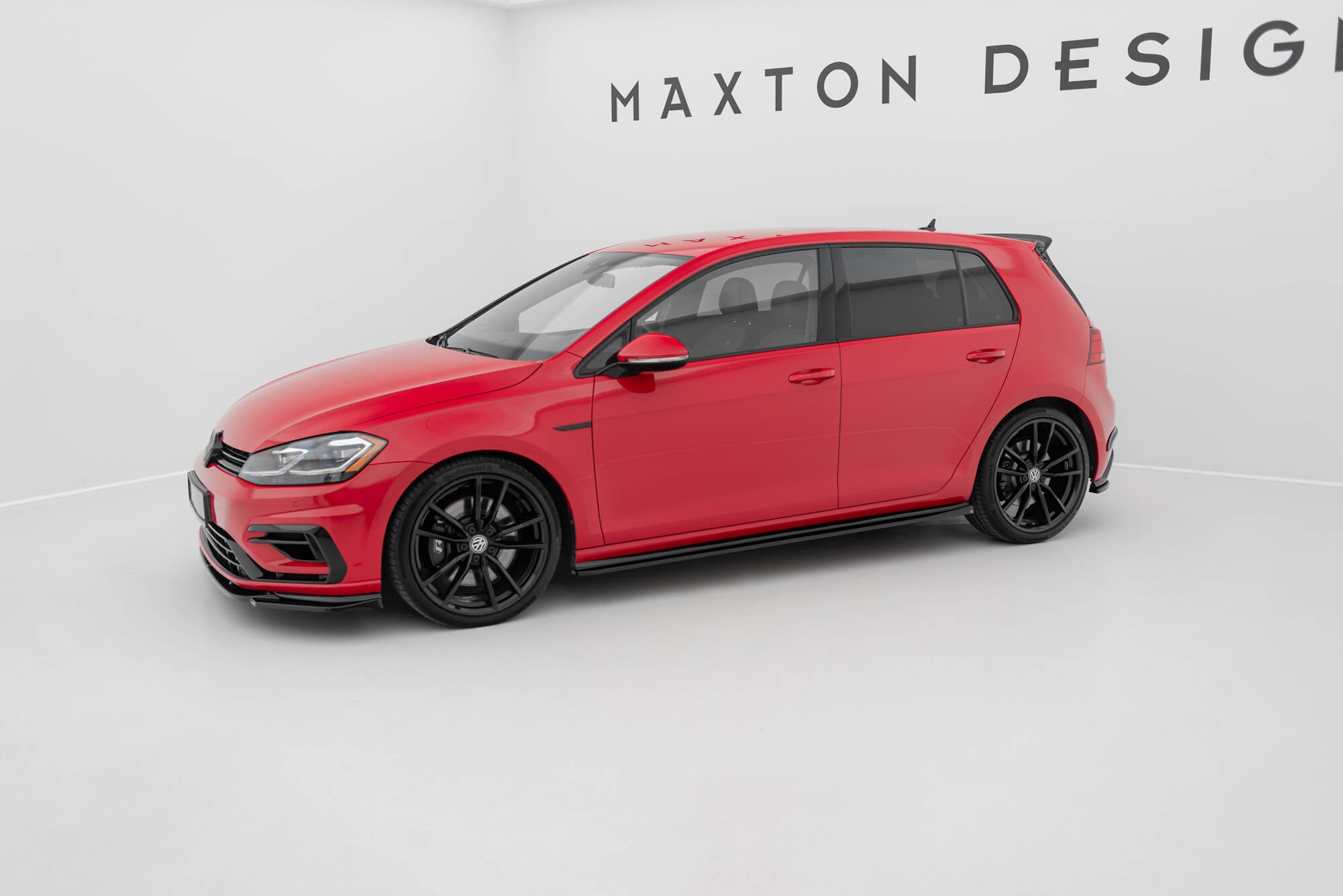 Maxton Design Street+ Seitenschweller Leisten passend für V.4 VW Golf R / R-Line Mk7 Facelift schwarz Hochglanz
