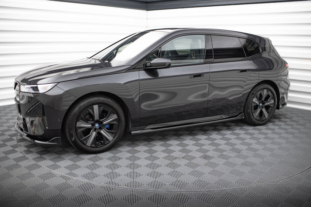 Maxton Design Street+ Seitenschweller Leisten passend für BMW iX M-Paket i20 / I20 Facelift schwarz Hochglanz