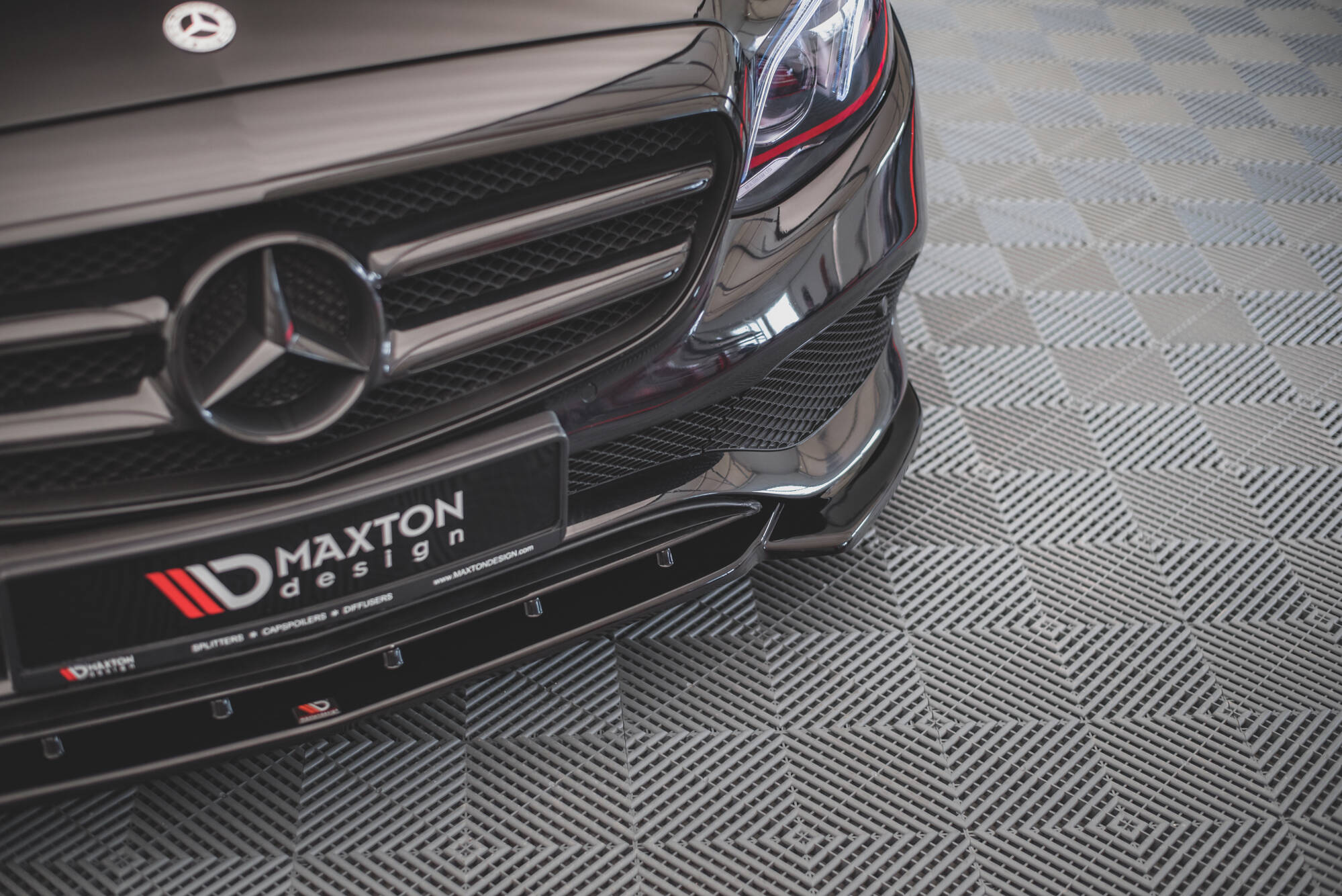 Maxton Design Street+ Spoilerlippe Front Ansatz passend für Mercedes-Benz E W213 schwarz Hochglanz