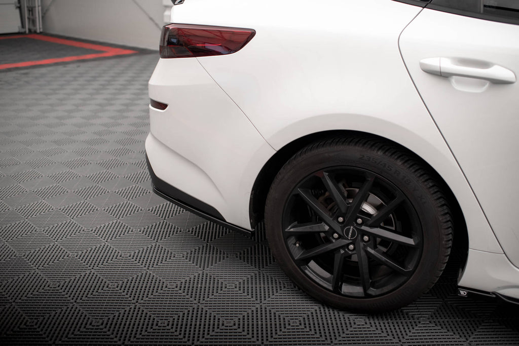 Maxton Design Heck Ansatz Flaps Diffusor V.2 passend für Kia Optima Mk4 Facelift schwarz Hochglanz