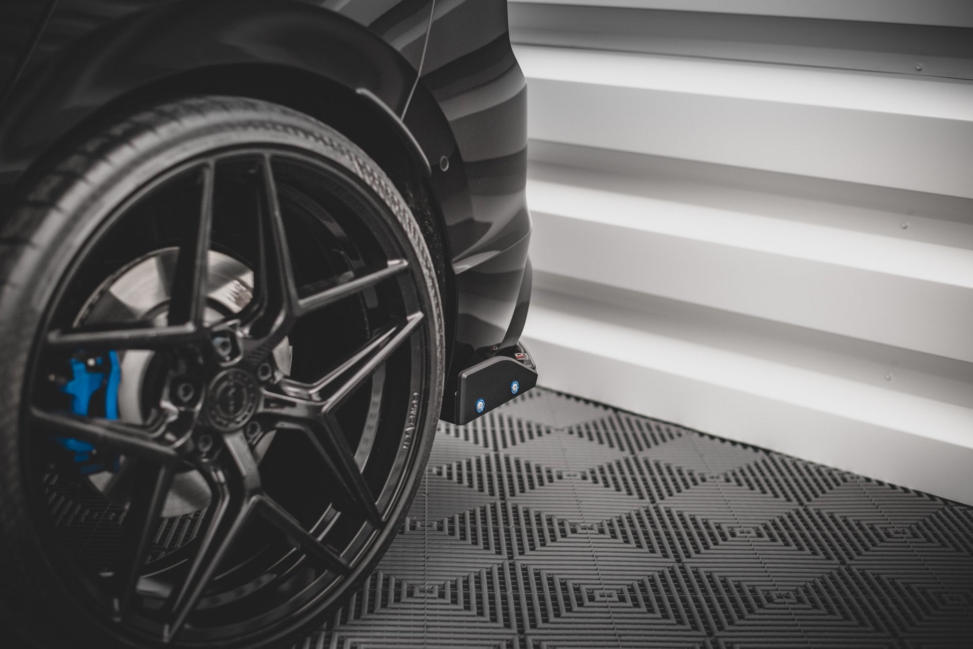 Maxton Design Heck Ansatz Flaps Diffusor V.2 + Flaps passend für VW Golf R Hatchback Mk8 Facelift