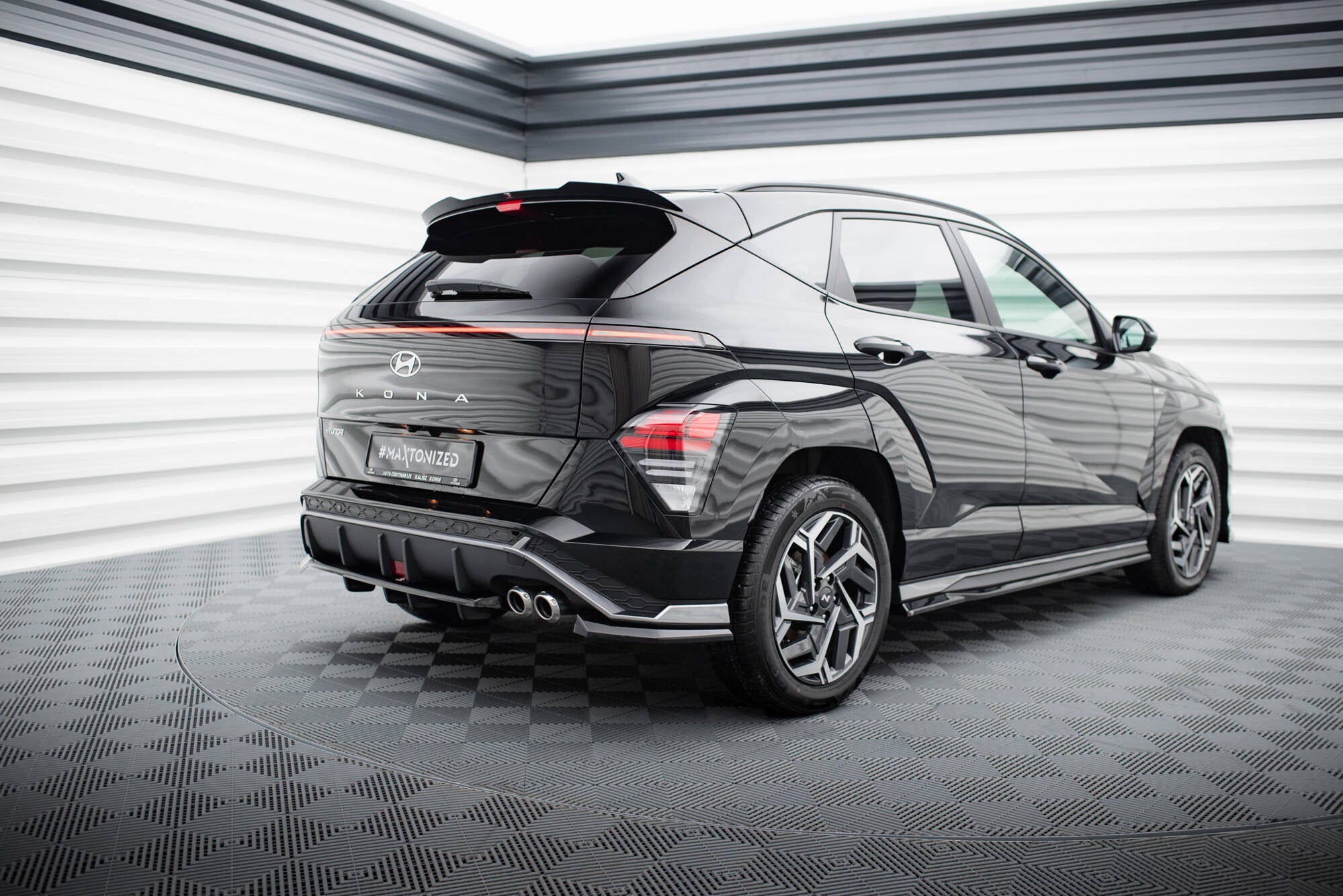 Maxton Design Spoiler CAP passend für Hyundai Kona N-Line Mk2 schwarz Hochglanz