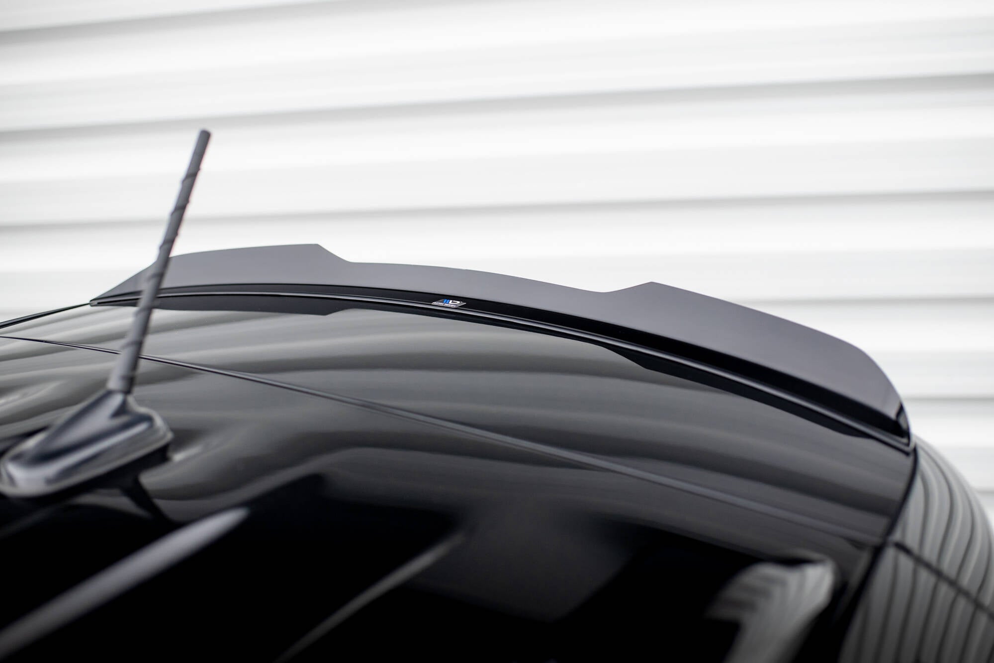 Maxton Design Spoiler CAP passend für Seat Arona FR Mk1 schwarz Hochglanz