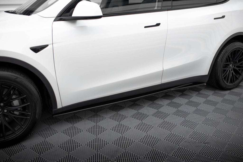 Maxton Design Street+ Seitenschweller Leisten passend für V.1 passend für Tesla Model Y schwarz Hochglanz