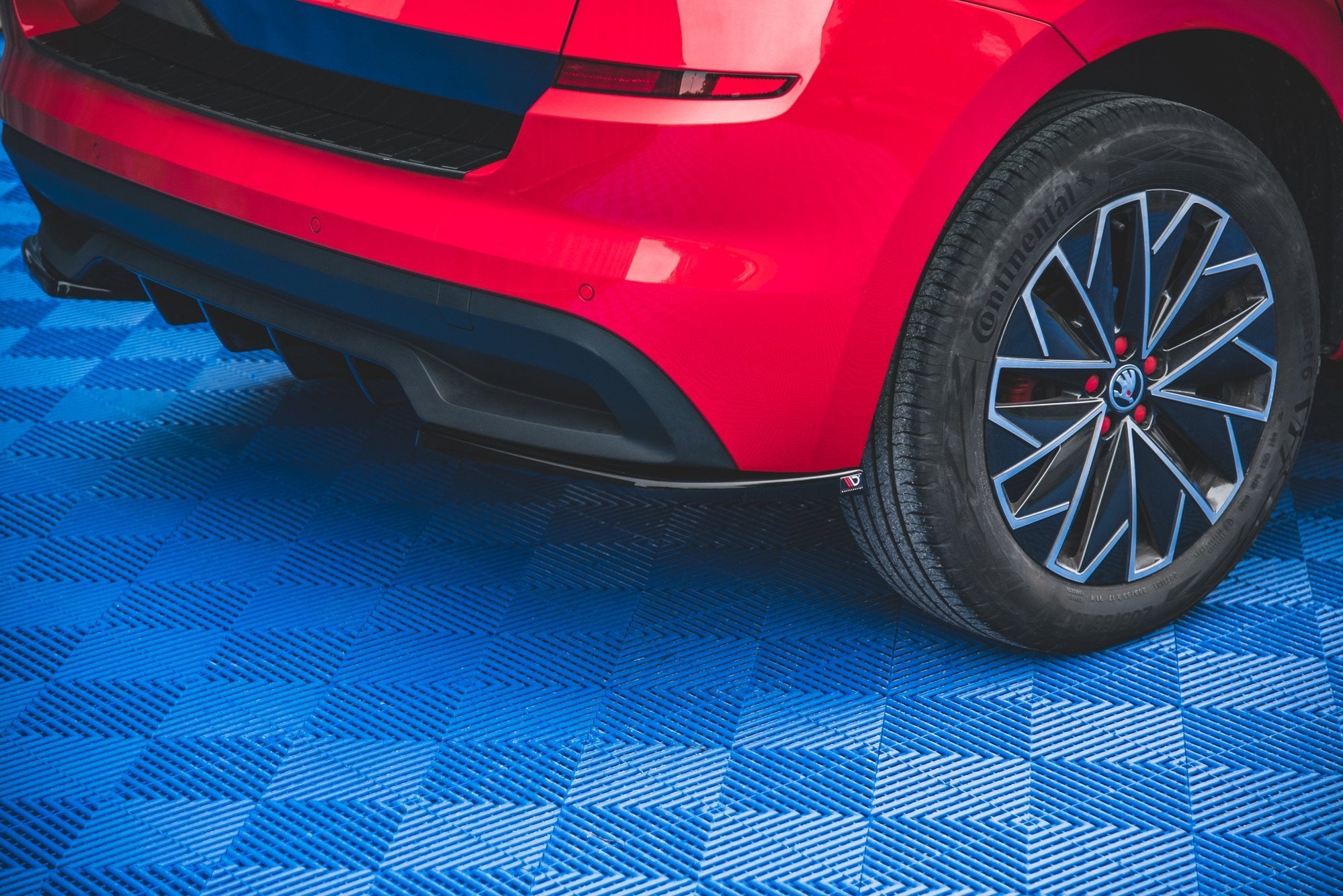 Maxton Design Heck Ansatz Flaps Diffusor passend für Skoda Kamiq Mk1 schwarz Hochglanz