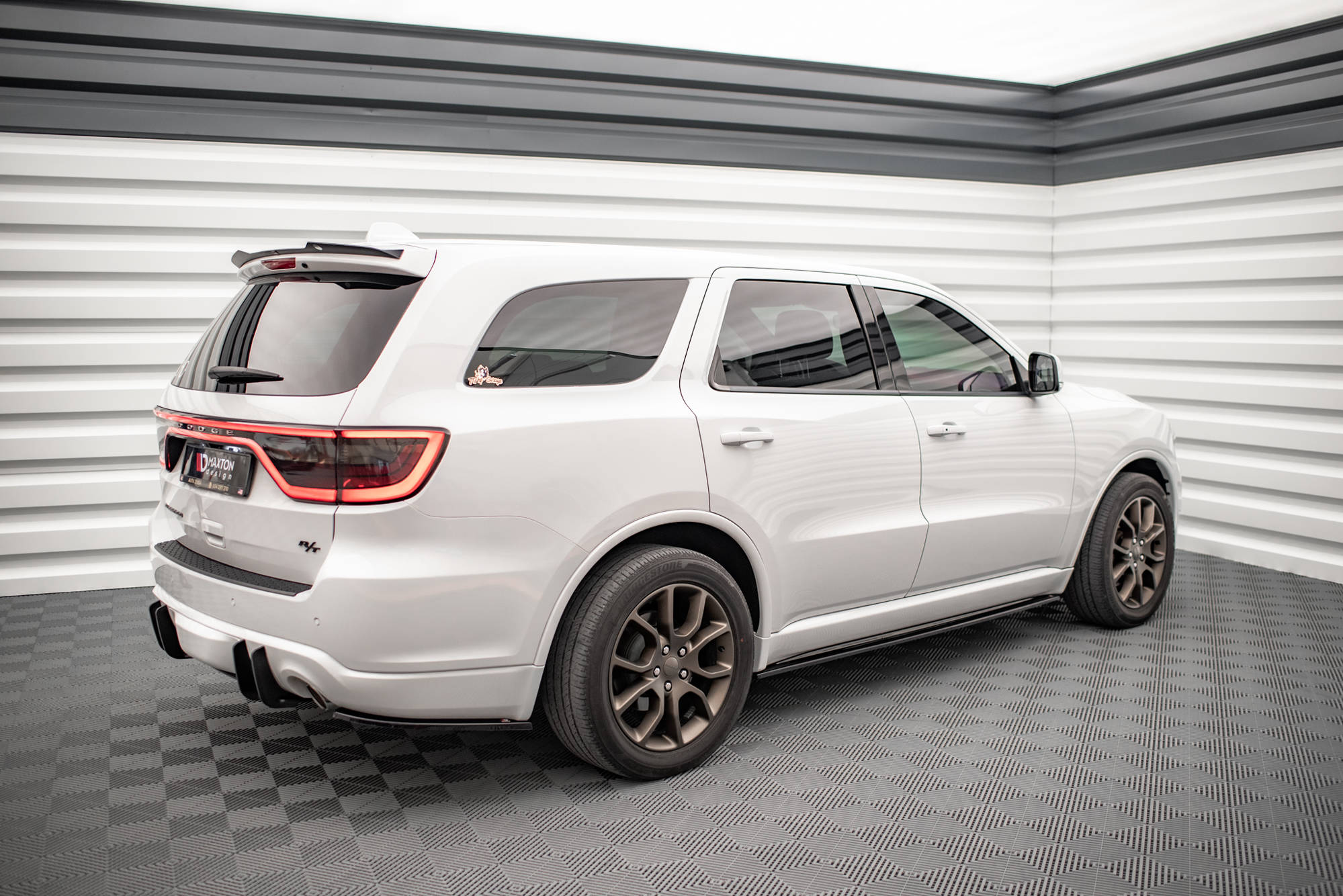 Maxton Design Heck Ansatz Flaps Diffusor passend für Dodge Durango RT Mk3 schwarz Hochglanz