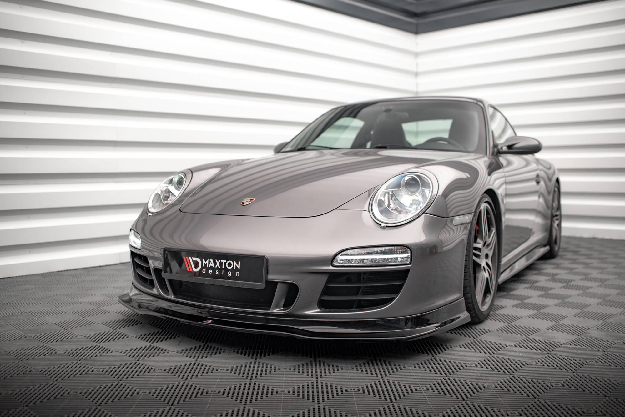 Maxton Design Street+ Spoilerlippe Front Ansatz V.1 passend für Porsche 911 Carrera GTS 997 Facelift schwarz Hochglanz