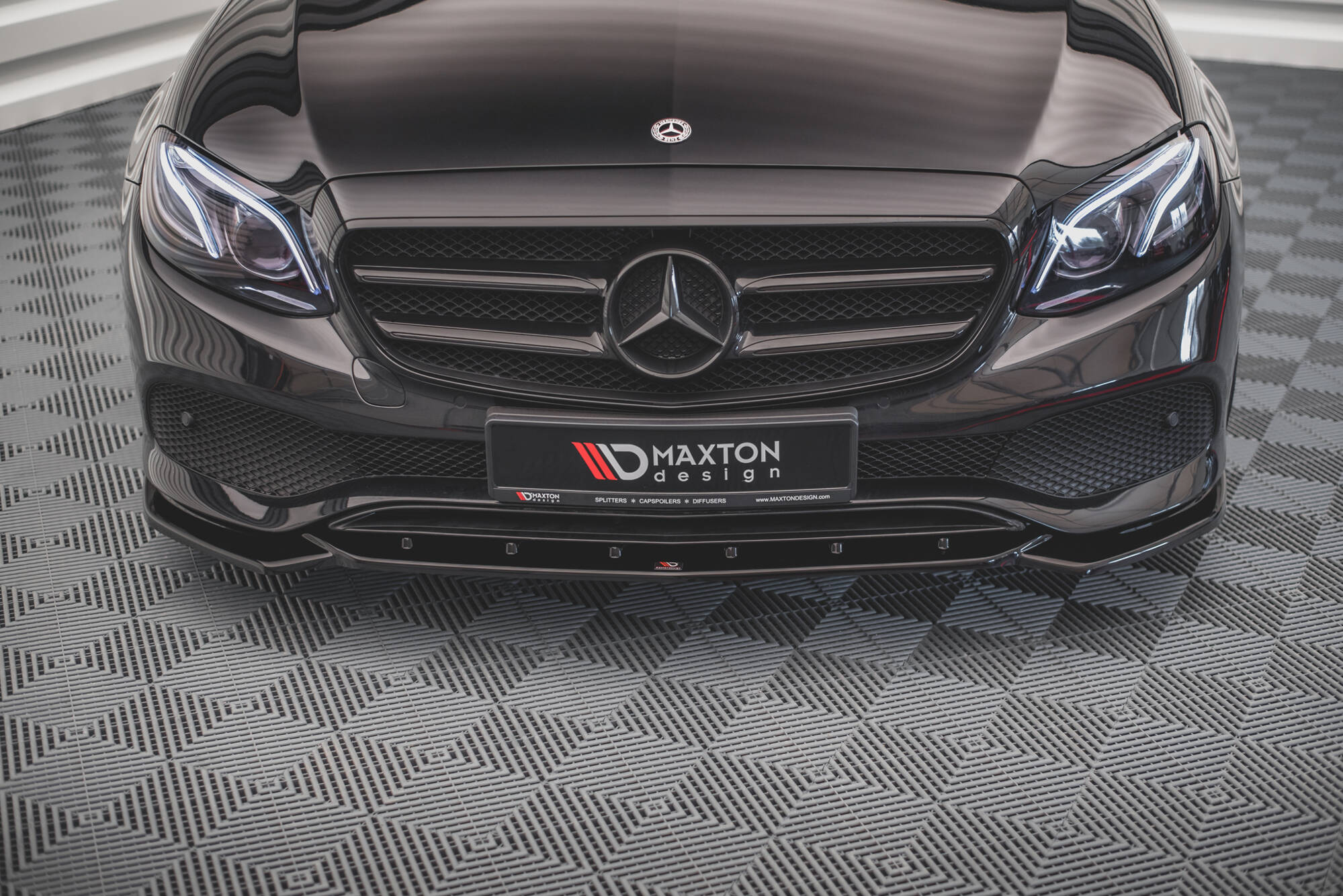 Maxton Design Street+ Spoilerlippe Front Ansatz passend für Mercedes-Benz E W213 schwarz Hochglanz