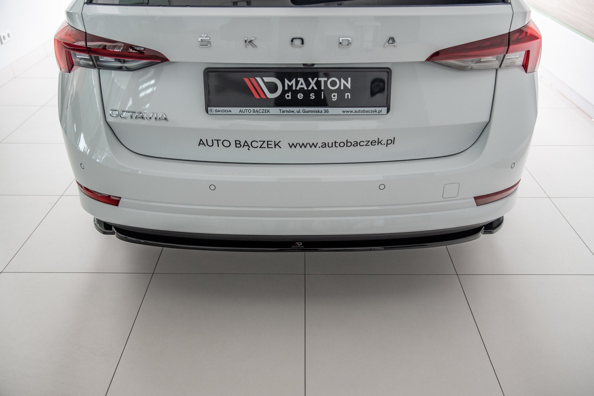 Maxton Design Heckansatz Skoda Octavia Mk4 schwarz Hochglanz für Skoda Octavia Standard