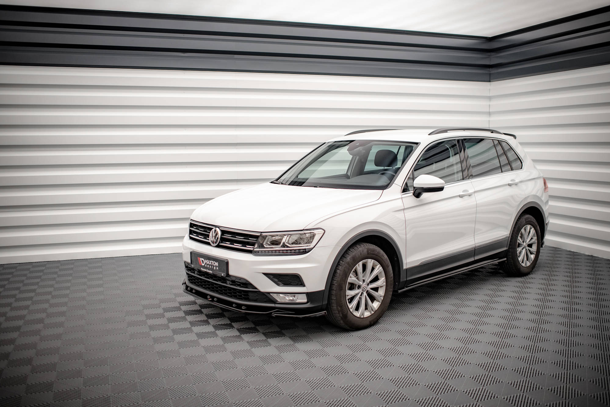 Maxton Design Street+ Seitenschweller Leisten passend für VW Tiguan Mk2 schwarz Hochglanz