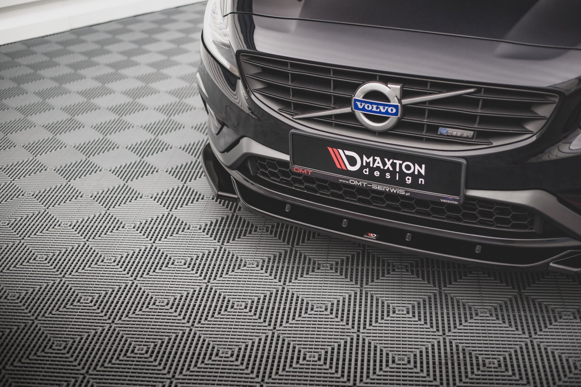 Maxton Design Street+ Spoilerlippe Front Ansatz V.2 passend für Volvo S60 R-Design Mk2 Facelift schwarz Hochglanz