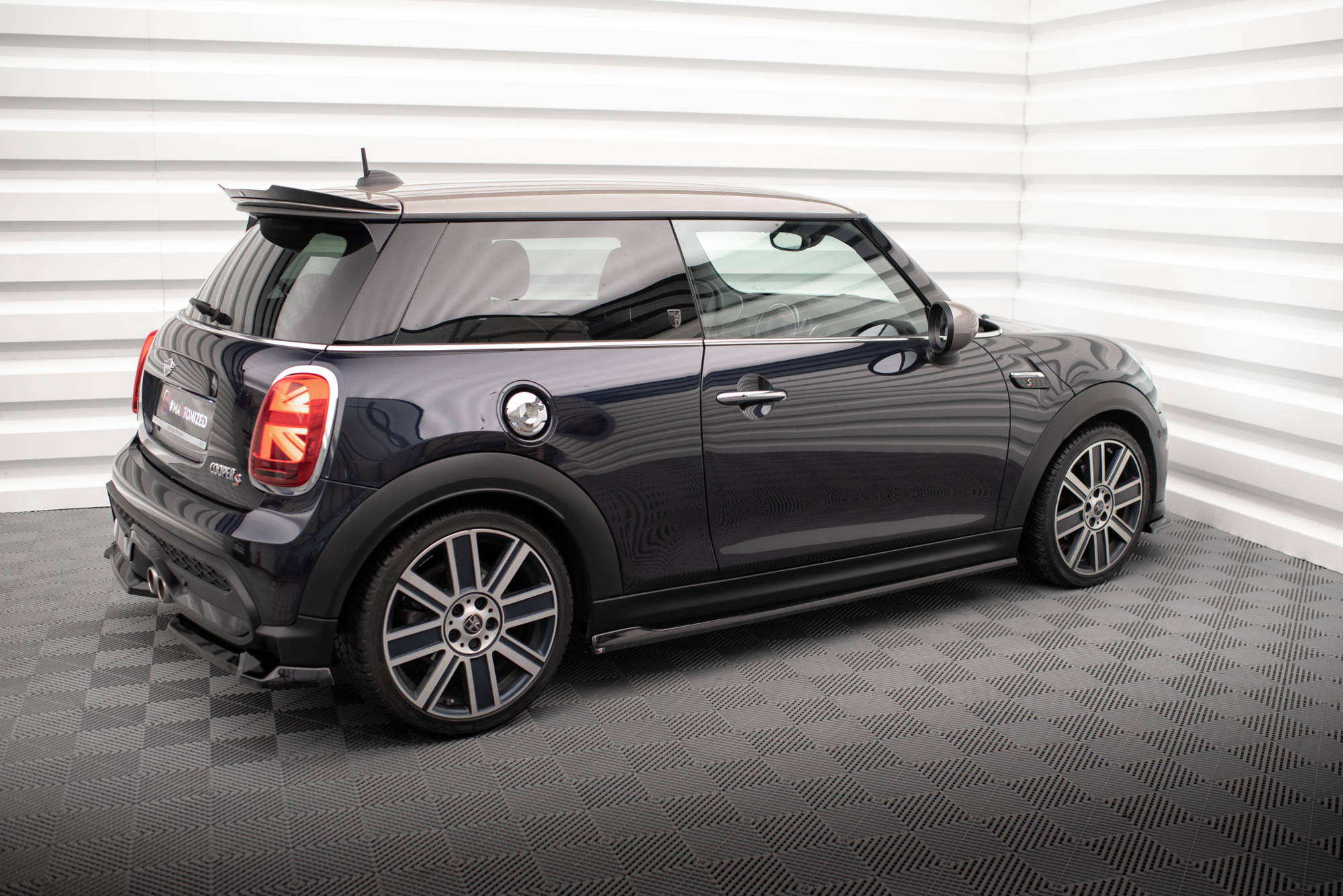 Maxton Design Street+ Seitenschweller Leisten passend für Mini Cooper S F56 Facelift schwarz Hochglanz