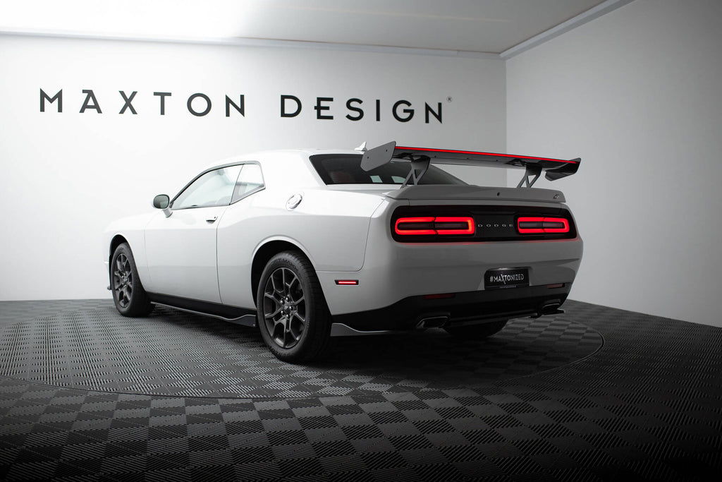 Maxton Design Carbon Spoiler + LED Dodge Challenger Mk3 für Dodge Challenger MK3 Facelift