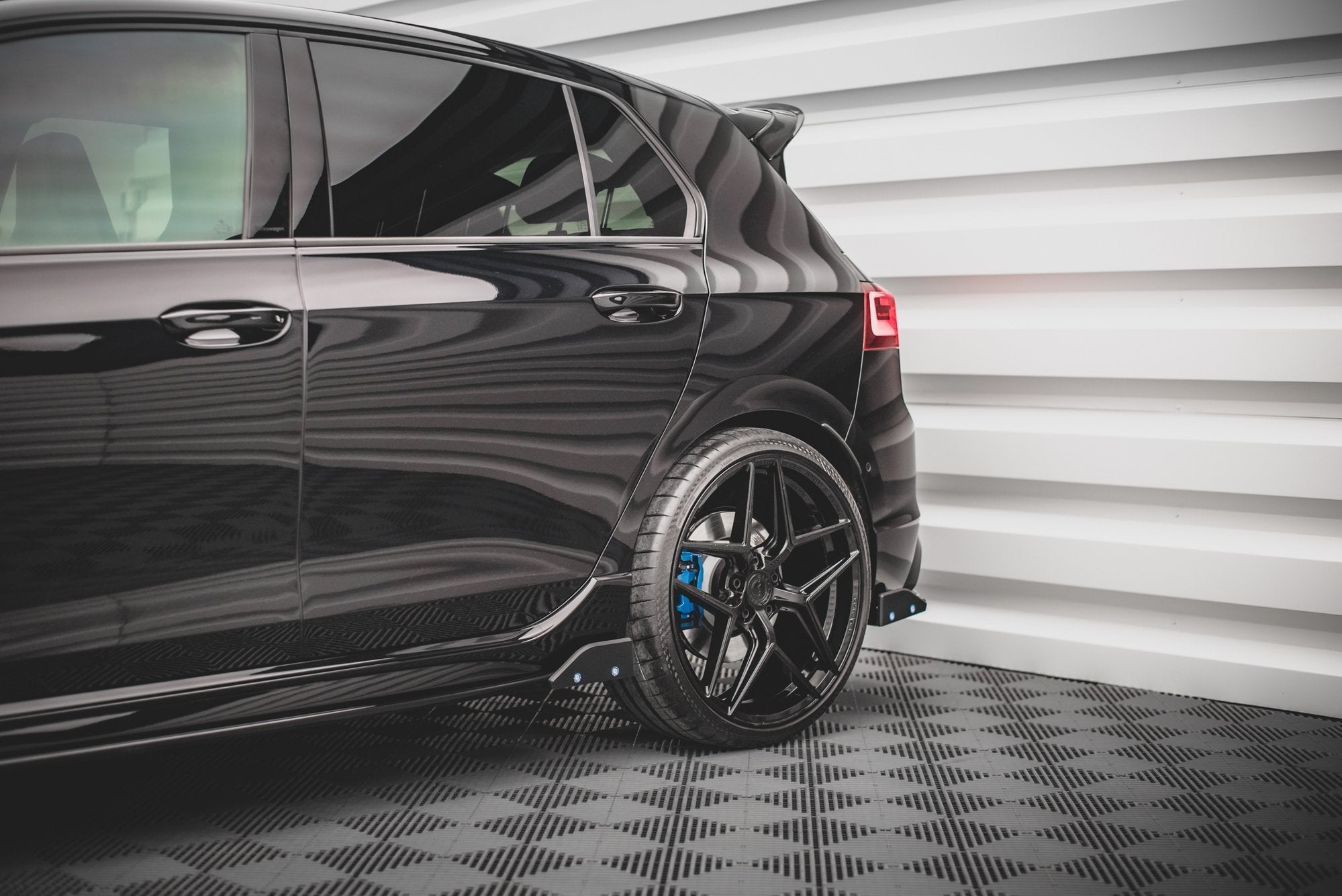 Maxton Design Street+ Seitenschweller Leisten V.2 passend für + Flaps passend für VW Golf R Hatchback Mk8 Facelift