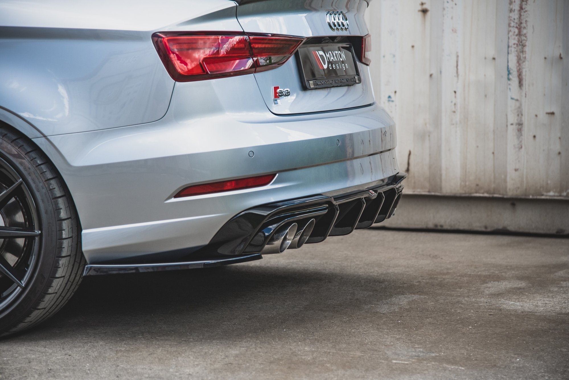 Maxton Design Heck Ansatz Flaps Diffusor V.2 passend für Audi S3 Limousine 8V Facelift schwarz Hochglanz