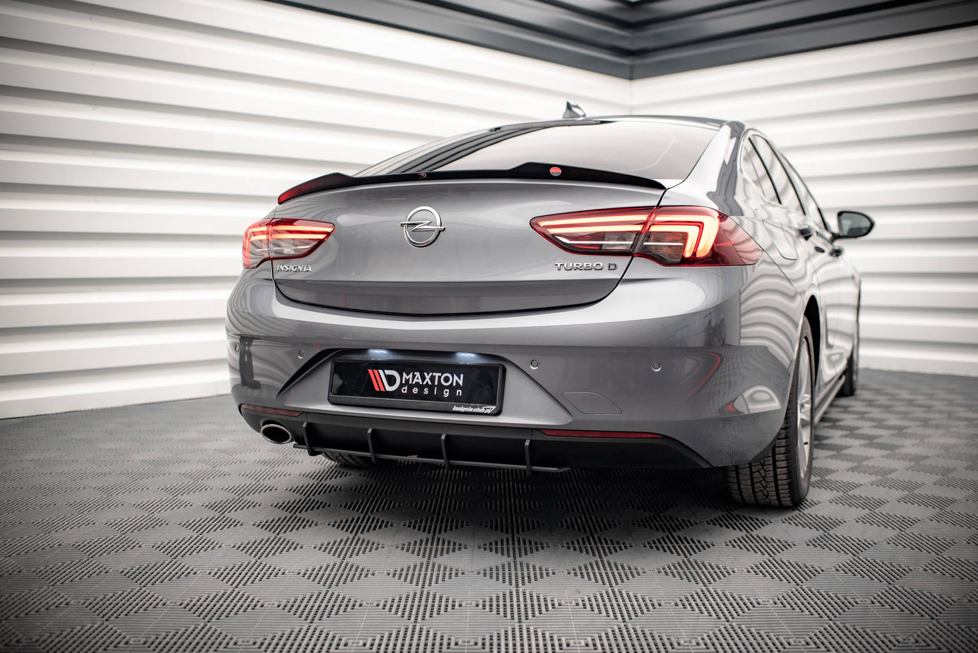 Maxton Design Street Pro Heckschürze passend für Opel Insignia Mk2