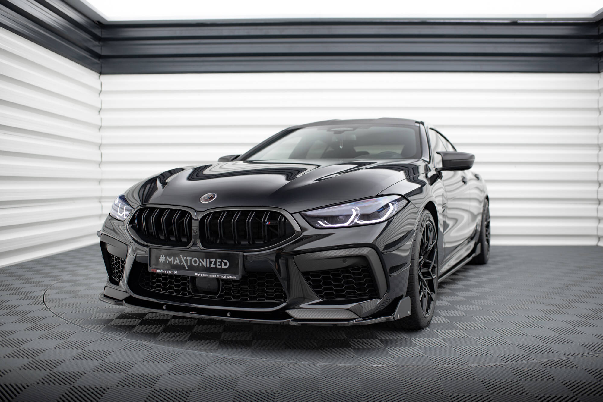 Maxton Design Street+ Spoilerlippe Front Ansatz V.1 + Flaps passend für BMW M8 Gran Coupe F93 / Coupe F92