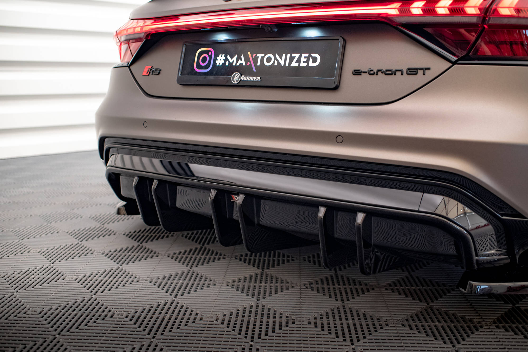 Maxton Design Diffusor Heck Ansatz passend für Audi e-Tron GT / RS GT Mk1 schwarz Hochglanz