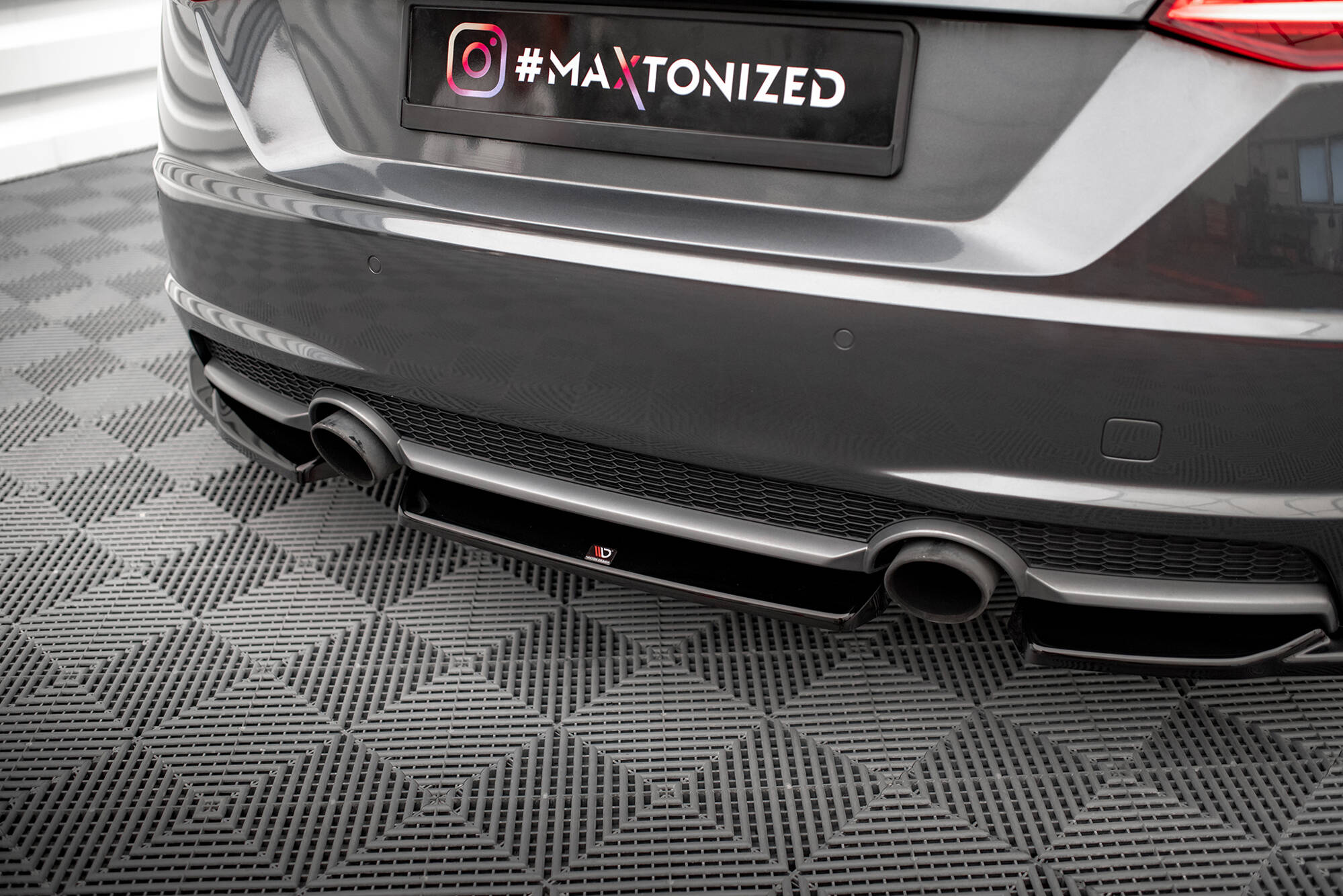 Maxton Design Heckansatz Audi TT S-Line 8S schwarz Hochglanz für Audi TT