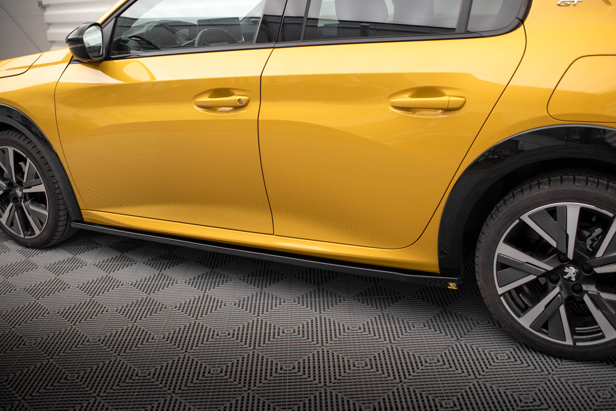 Maxton Design Street+ Seitenschweller Leisten passend für Peugeot 208 GT Mk2 schwarz Hochglanz