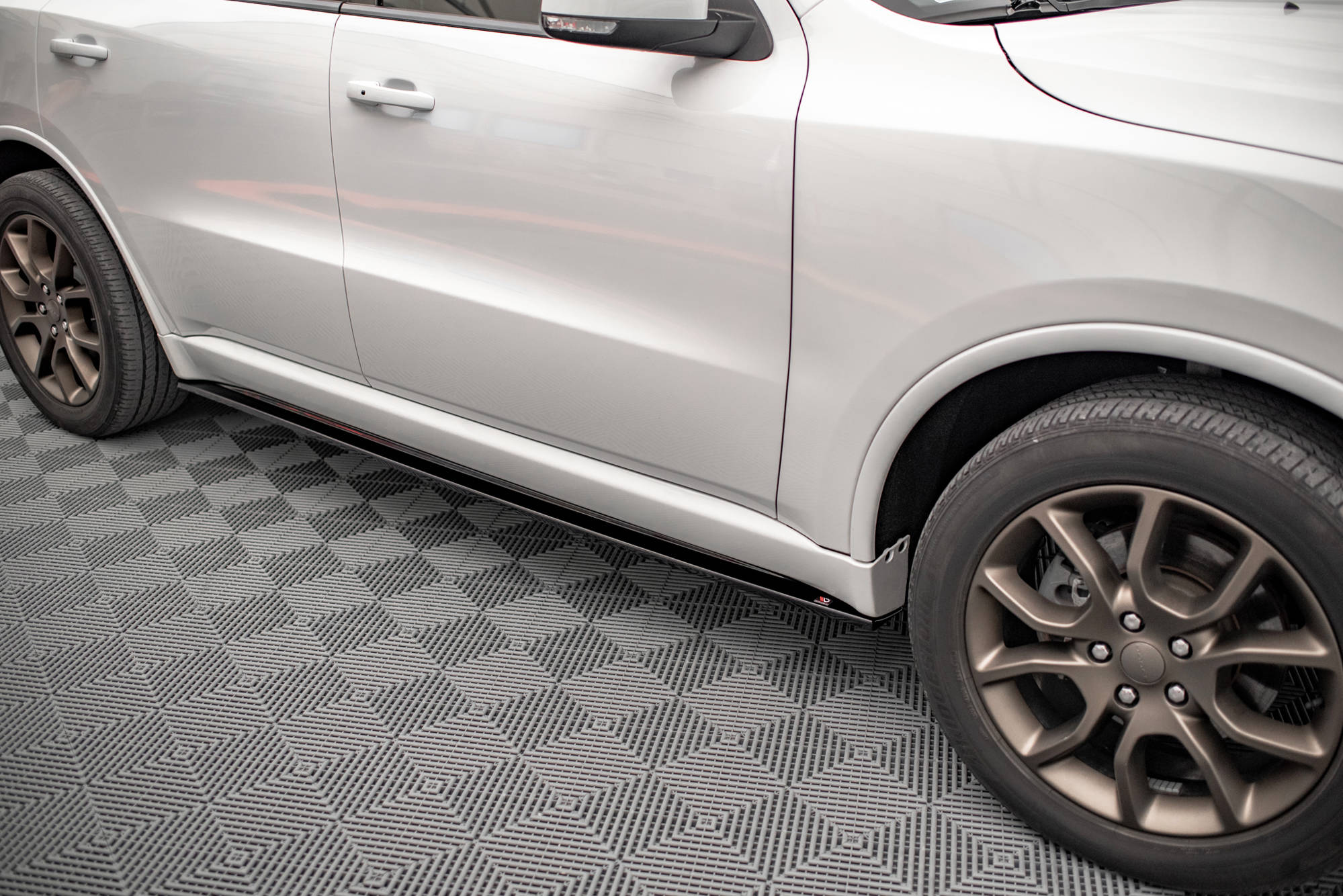 Maxton Design Street+ Seitenschweller Leisten passend für Dodge Durango RT Mk3 schwarz Hochglanz