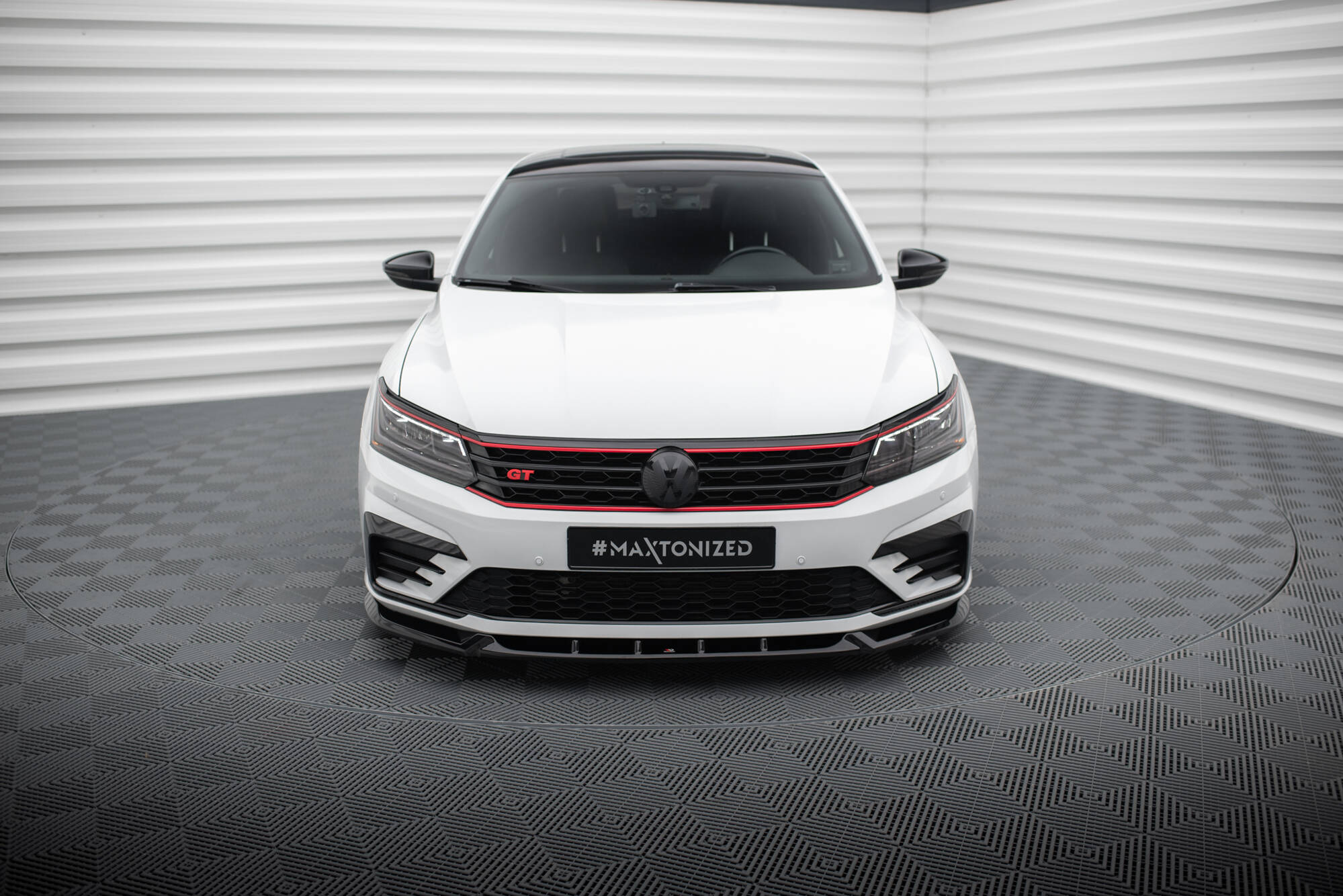 Maxton Design Street+ Spoilerlippe Front Ansatz V.1 passend für VW Passat GT B8 Facelift USA schwarz Hochglanz