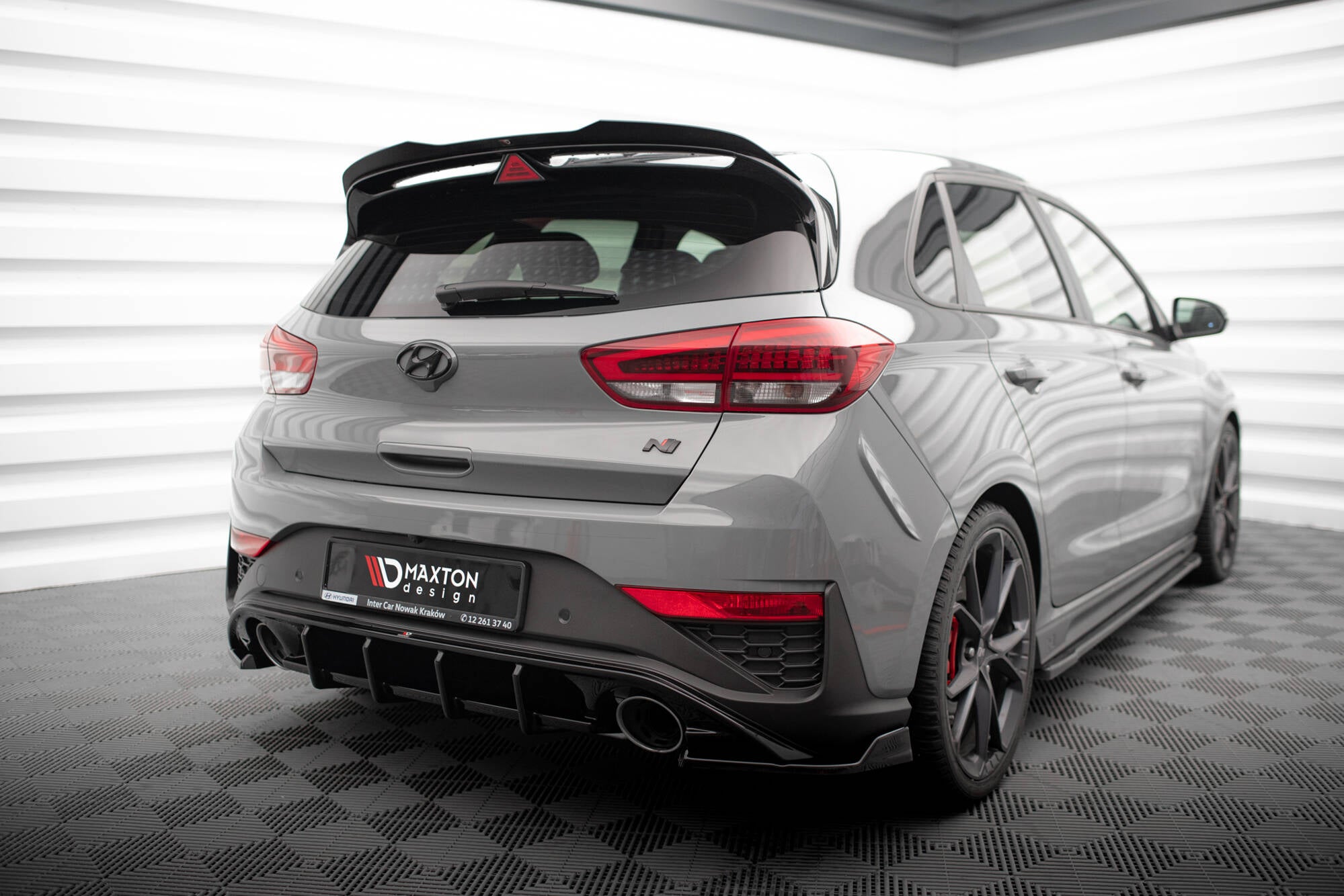 Maxton Design Heck Ansatz Flaps Diffusor V.6 passend für Hyundai I30 N Hatchback Mk3 Facelift schwarz Hochglanz