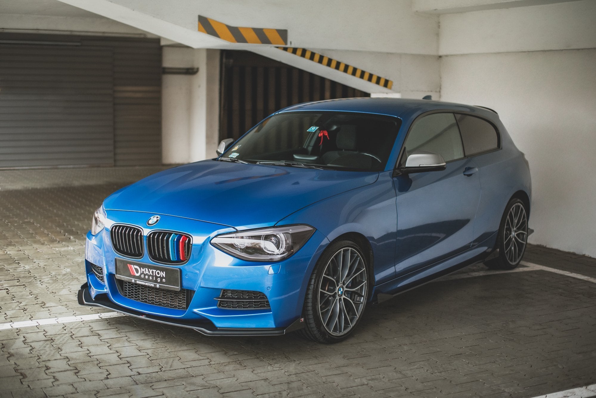 Maxton Design Street Pro Street+ Spoilerlippe Front Ansatz passend für + Flaps passend für BMW M135i F20 schwarz Hochglanz