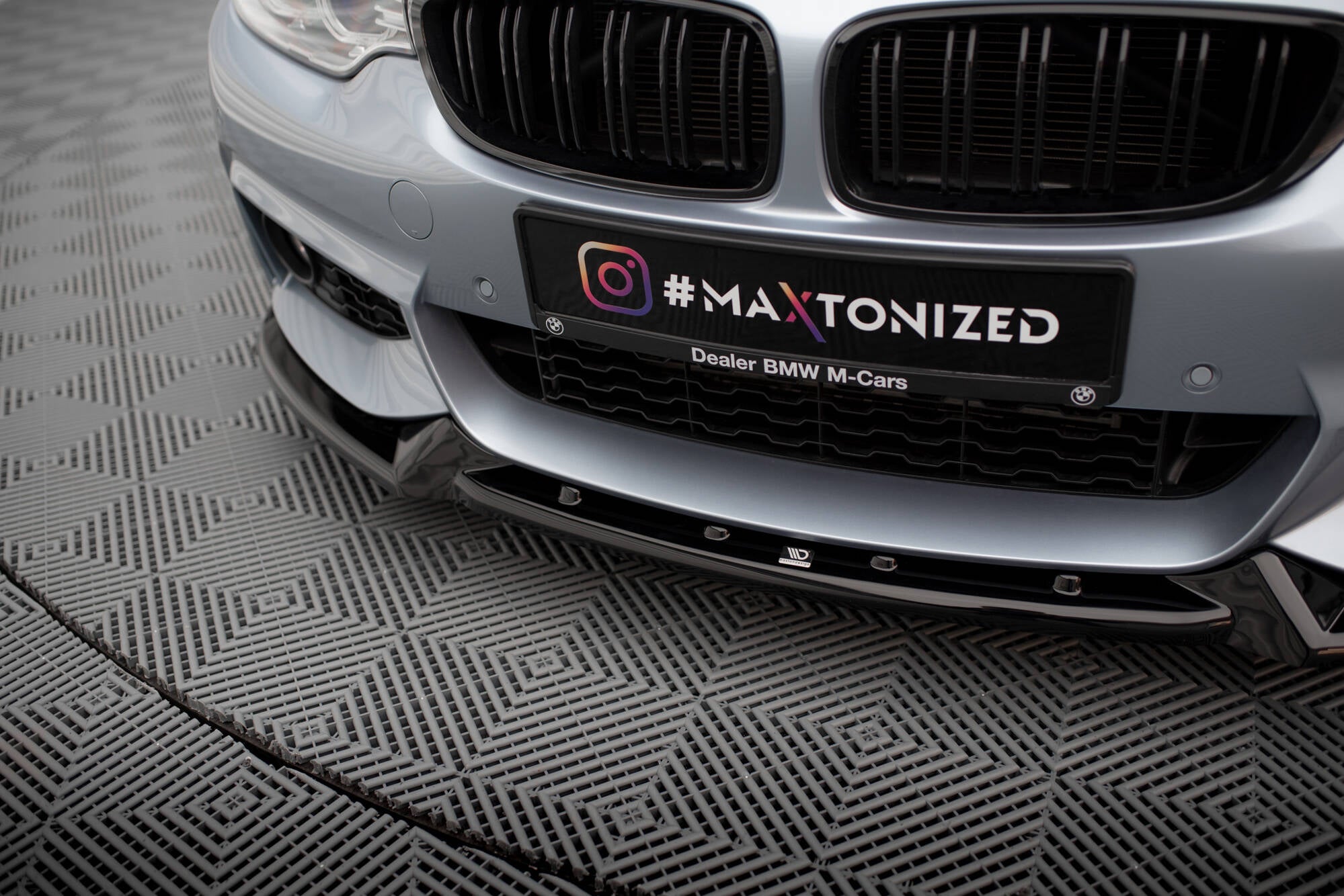 Maxton Design Street+ Spoilerlippe Front Ansatz V.4 passend für BMW 4er Coupe / Gran Coupe / Cabrio M-Paket F32 / F36 / F33 schwarz Hochglanz
