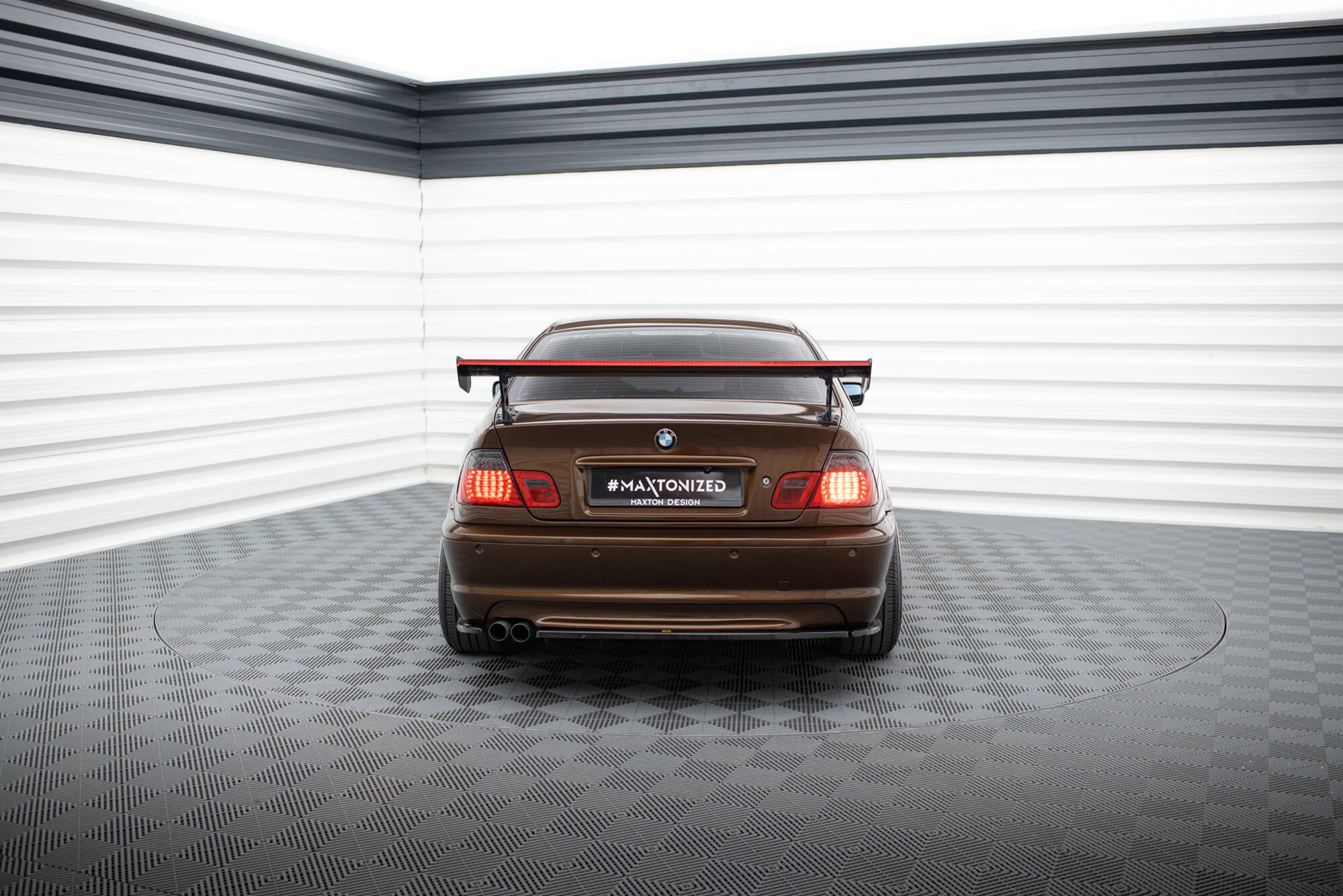 Maxton Design Carbon Spoiler With External Brackets Uprights + LED BMW 3er Coupe E46 für BMW 3er E46