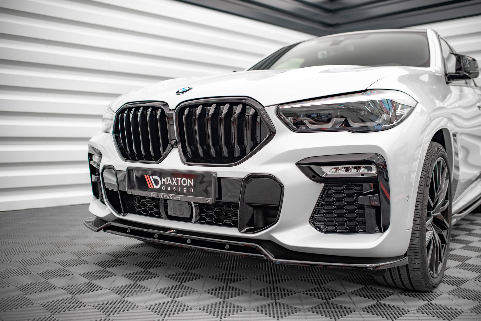 Maxton Design Street+ Spoilerlippe Front Ansatz V.2 passend für BMW X6 M-Paket G06 schwarz Hochglanz