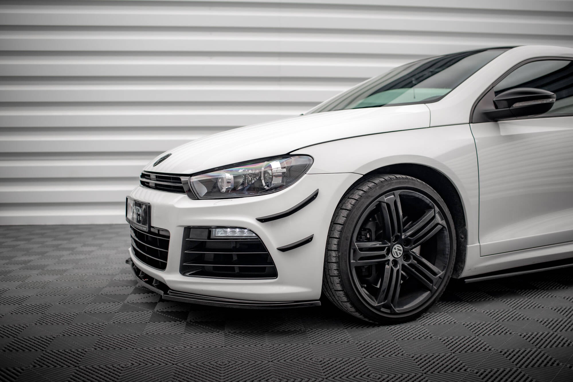 Maxton Design Stoßstangen Flaps Wings vorne Canards passend für VW Scirocco R Mk3