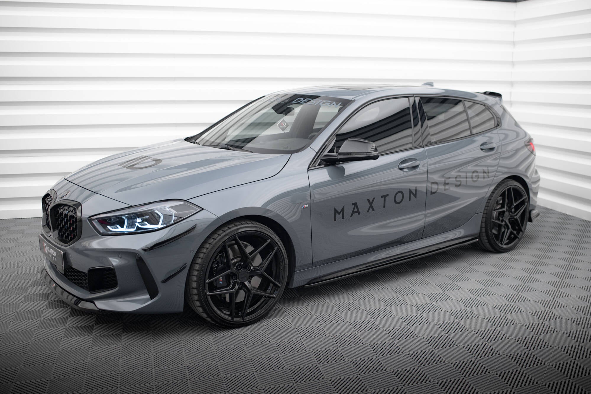 Maxton Design Street+ Seitenschweller Leisten V.2 passend für BMW 1er M-Paket / M135i / 128ti schwarz Hochglanz