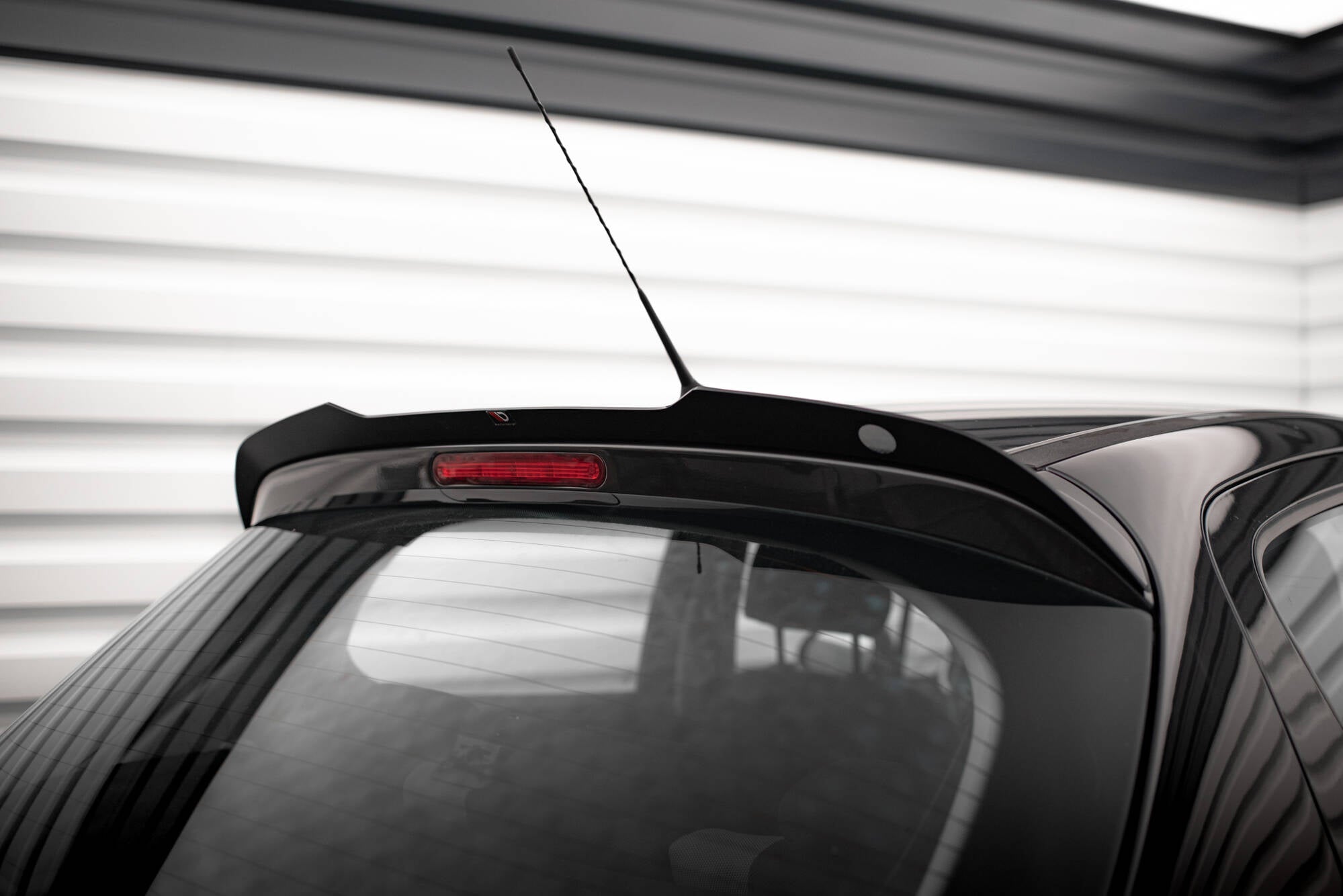 Maxton Design Spoiler CAP passend für Peugeot 207 Sport schwarz Hochglanz