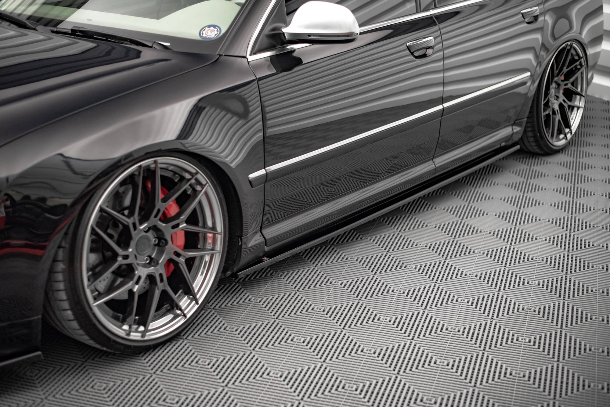 Maxton Design Street+ Seitenschweller Leisten passend für Audi S8 D3 schwarz Hochglanz