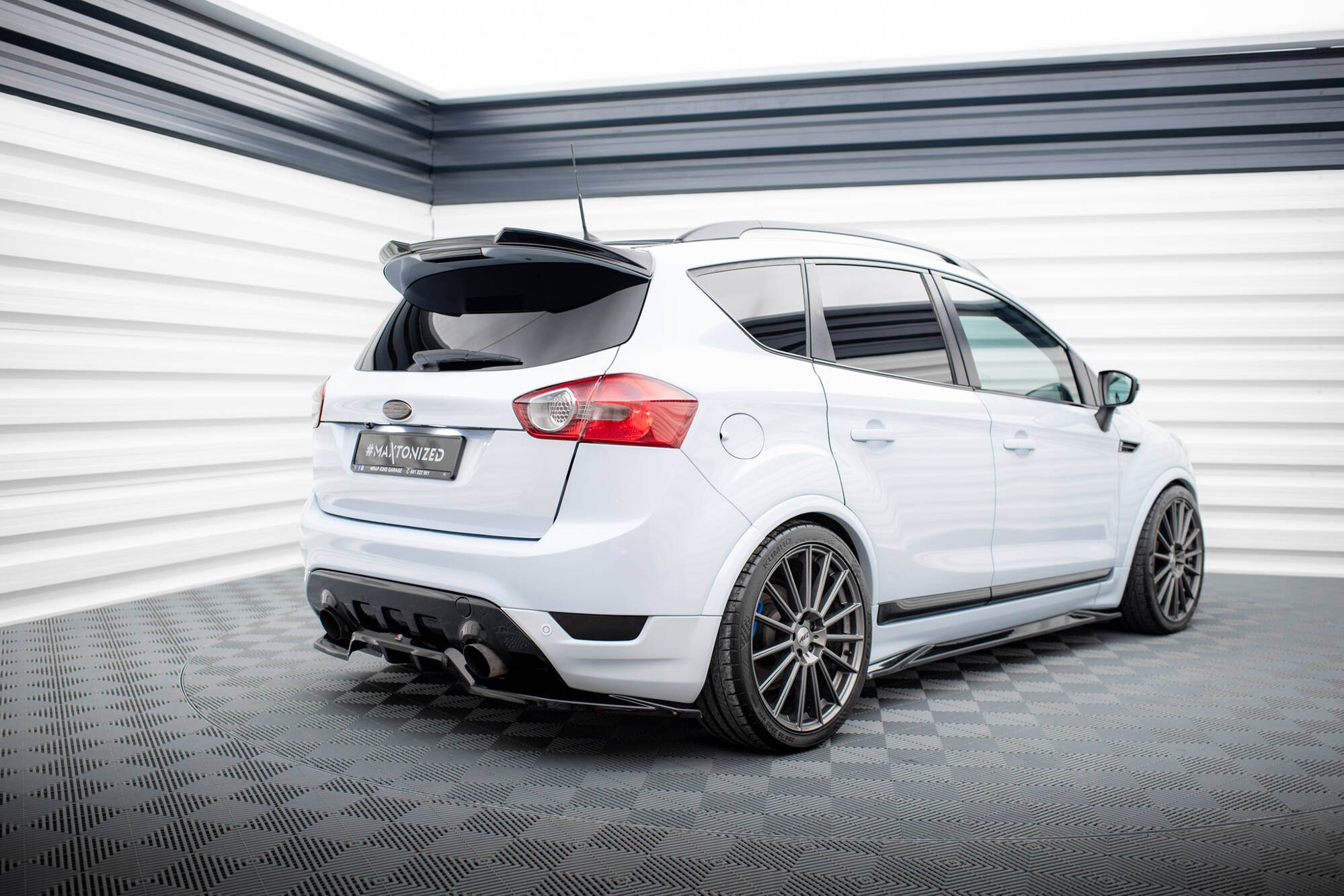 Maxton Design Spoiler CAP 3D passend für Ford Kuga ST Mk1 schwarz Hochglanz