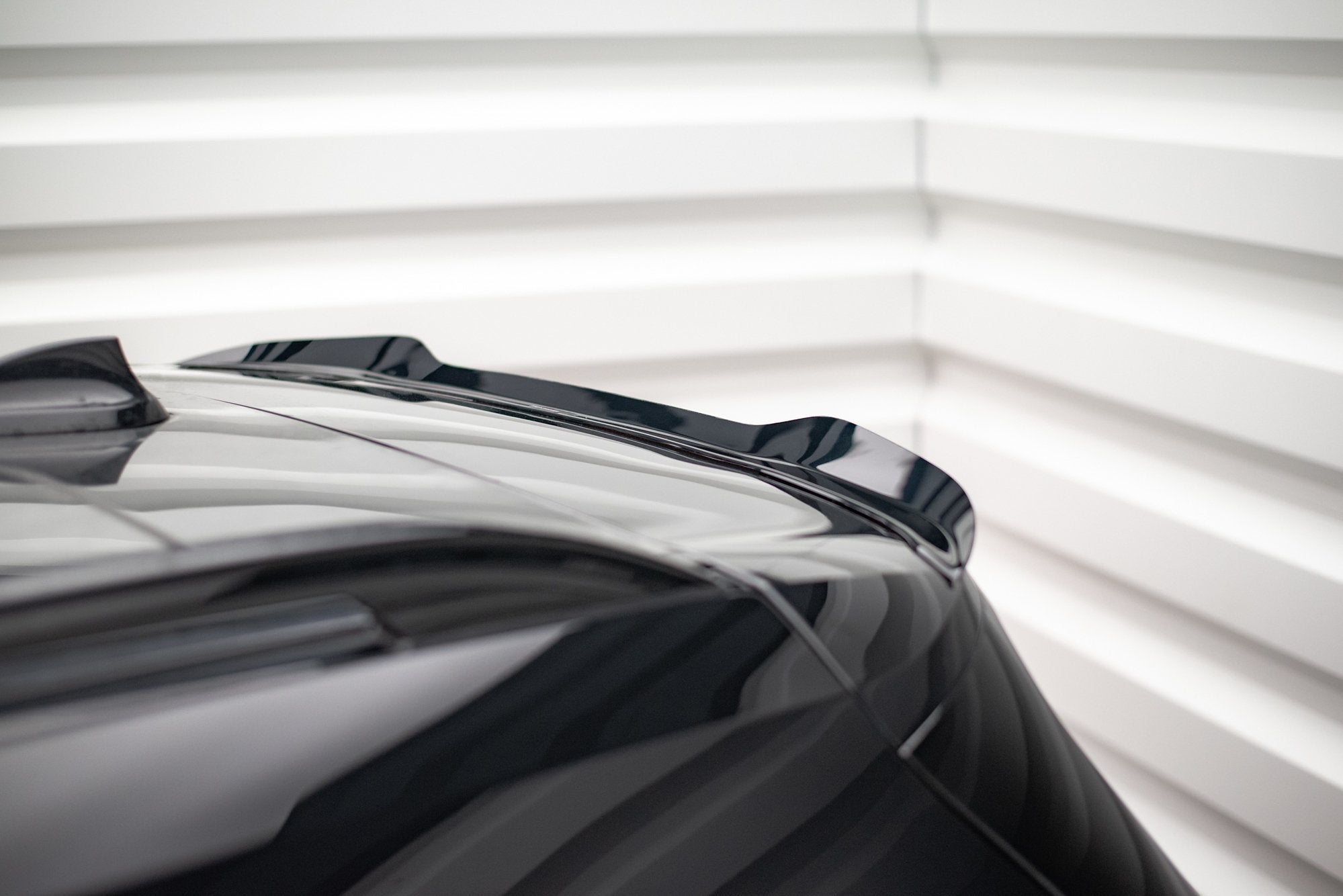 Maxton Design Spoiler CAP passend für BMW X7 M-Paket G07 schwarz Hochglanz