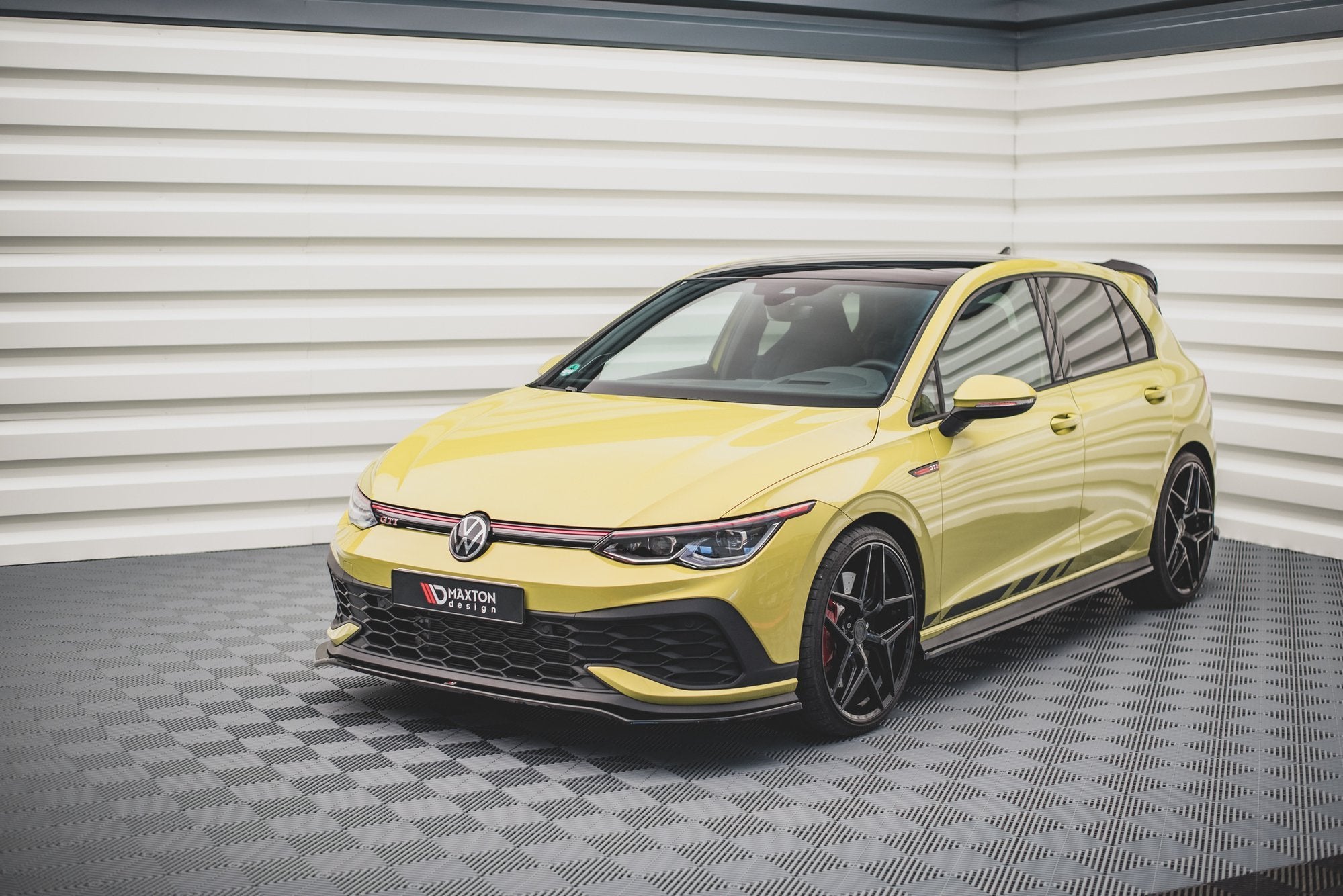 Maxton Design Street+ Spoilerlippe Front Ansatz V.3 passend für VW Golf GTI Clubsport Mk8 schwarz Hochglanz