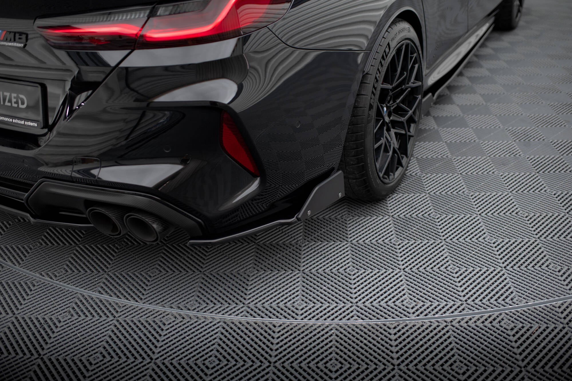 Maxton Design Heck Ansatz Flaps Diffusor V.1 + Flaps passend für BMW M8 Gran Coupe F93