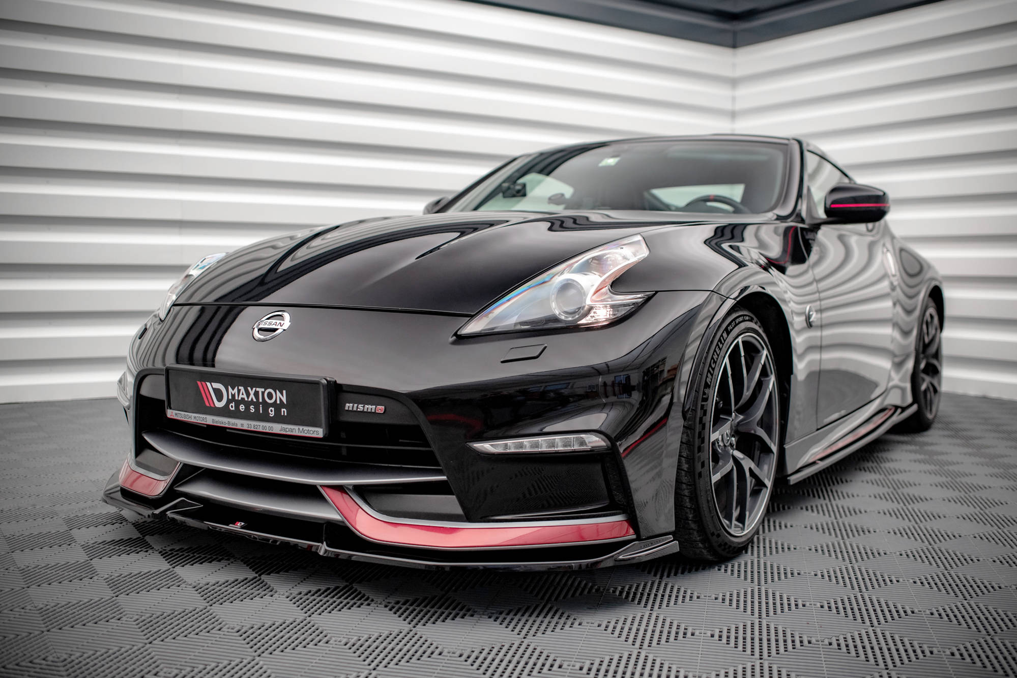 Maxton Design Street+ Spoilerlippe Front Ansatz V.2 passend für Nissan 370Z Nismo Facelift schwarz Hochglanz
